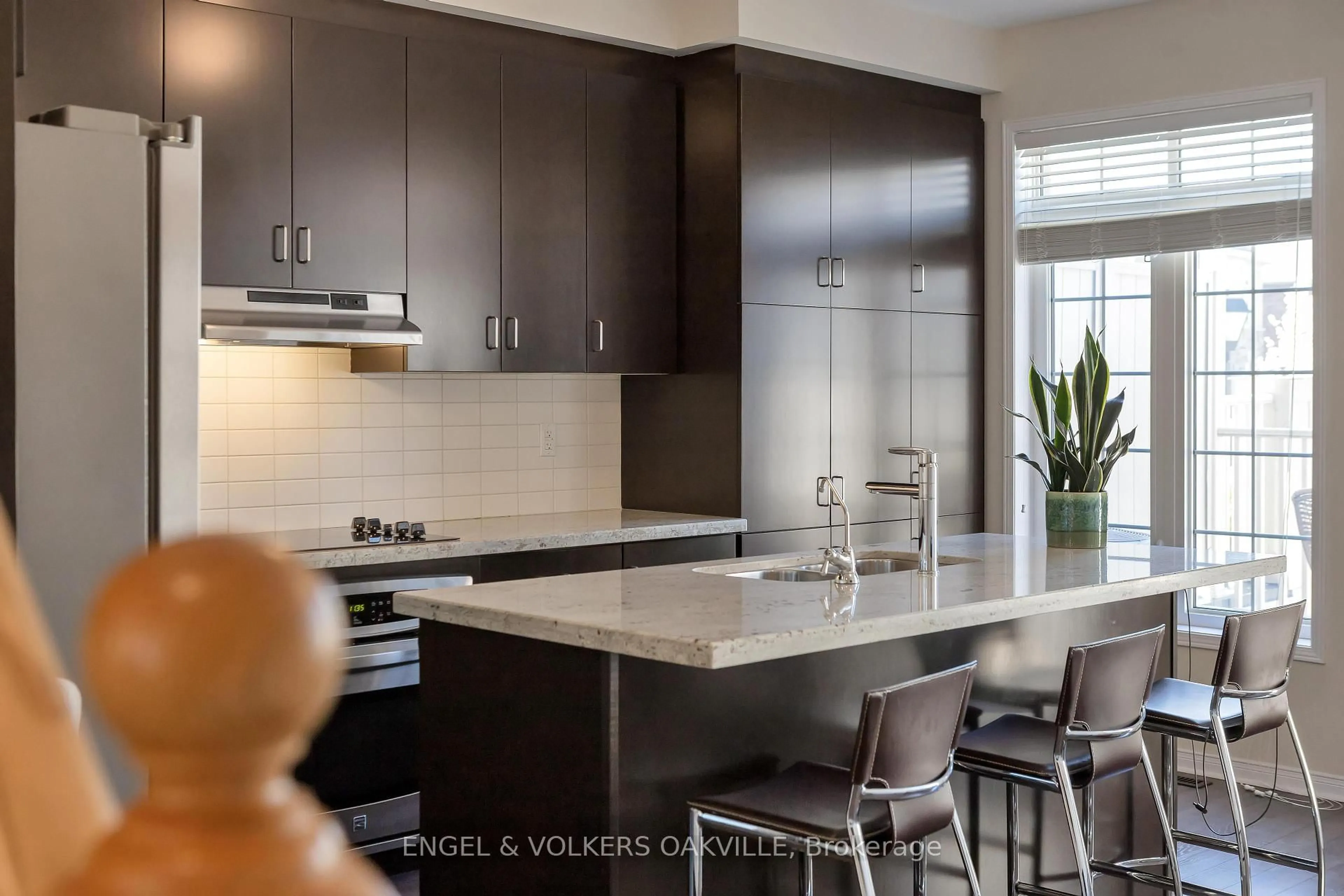 Contemporary kitchen, ceramic/tile floor for 64 Batiste Tr, Halton Hills Ontario L7G 0H2