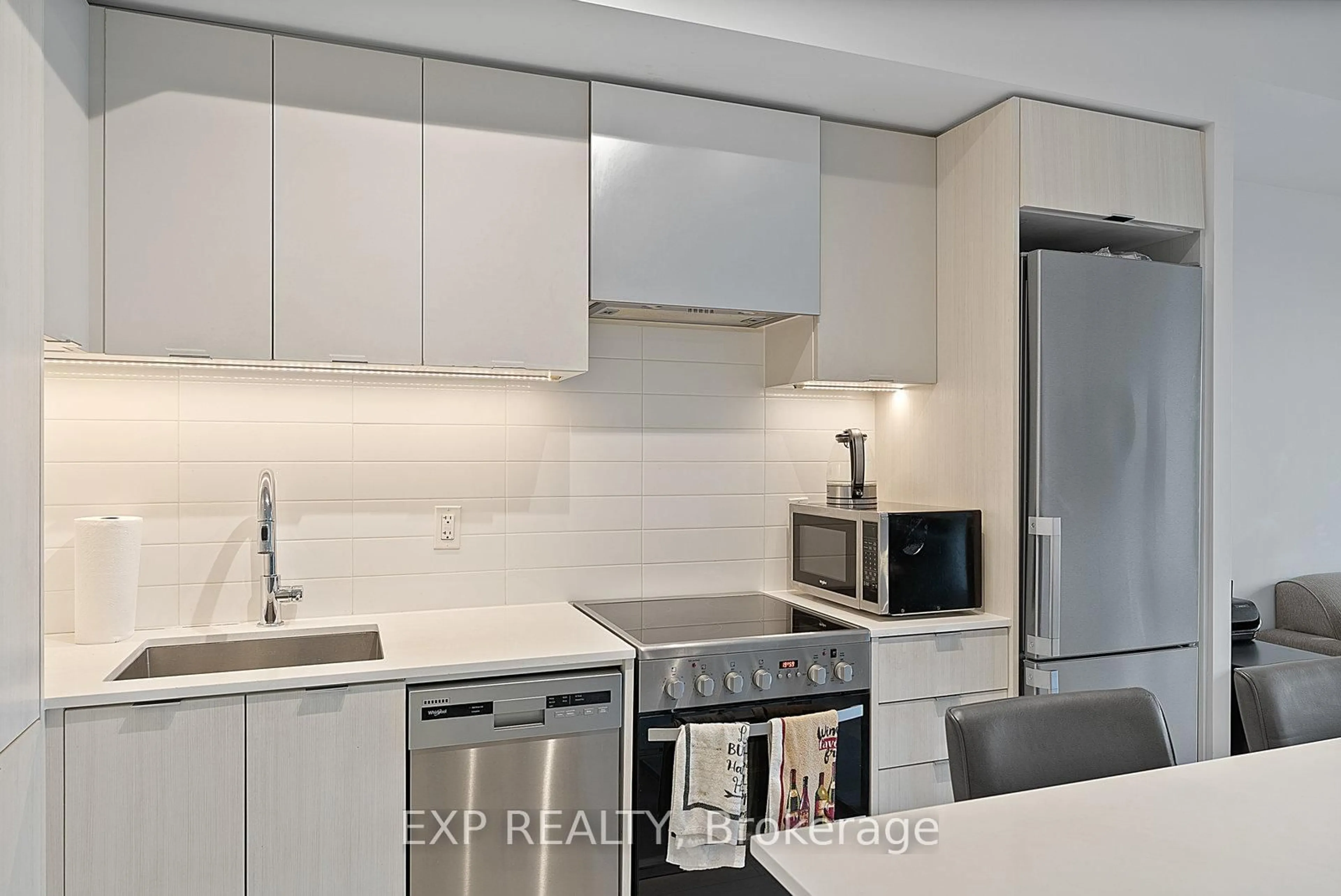 Standard kitchen, unknown for 26 Gibbs Rd #630, Toronto Ontario M9B 0E3