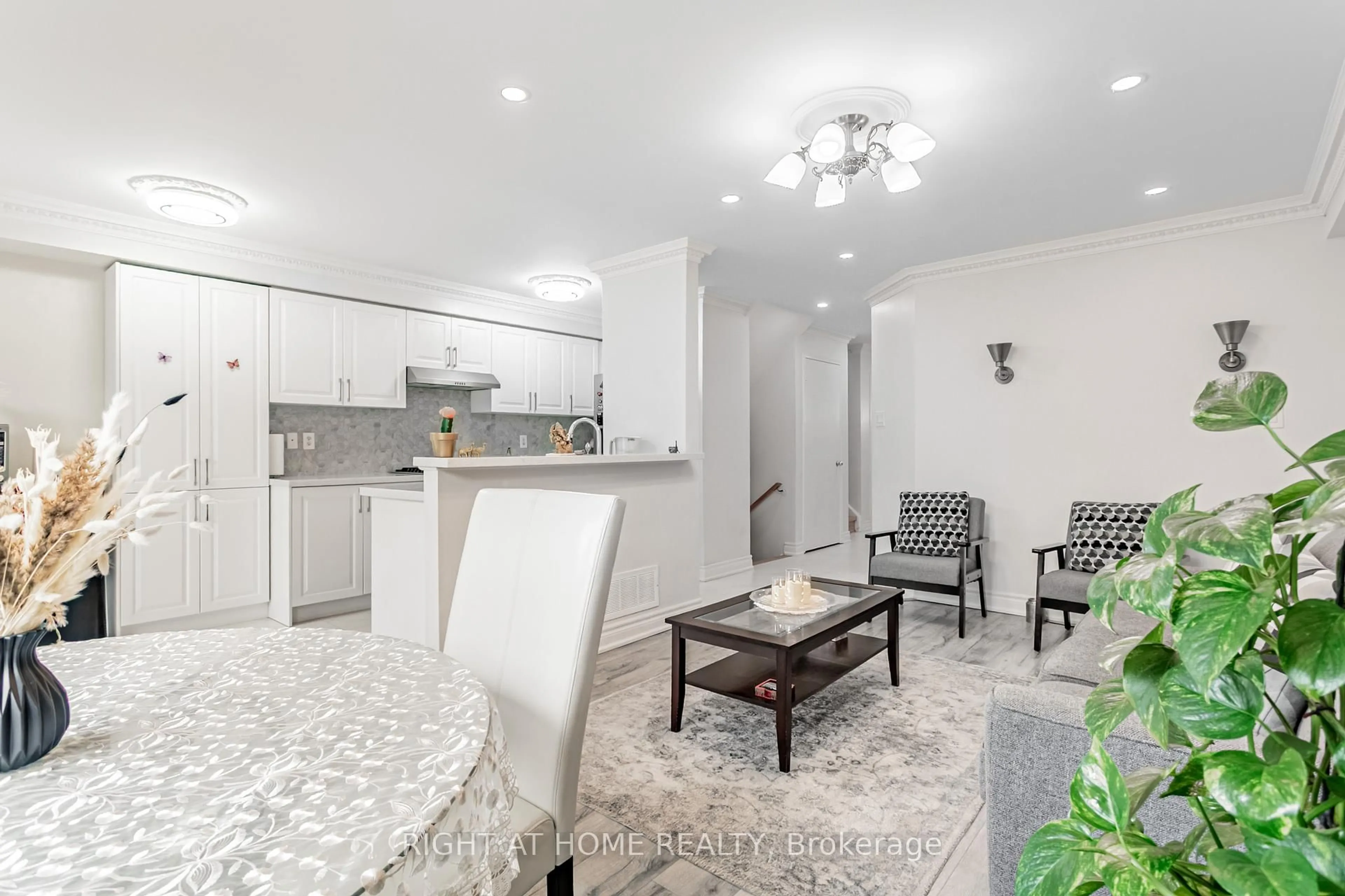 Open concept kitchen, unknown for 5223 Fairford Cres #67, Mississauga Ontario L5V 2M6