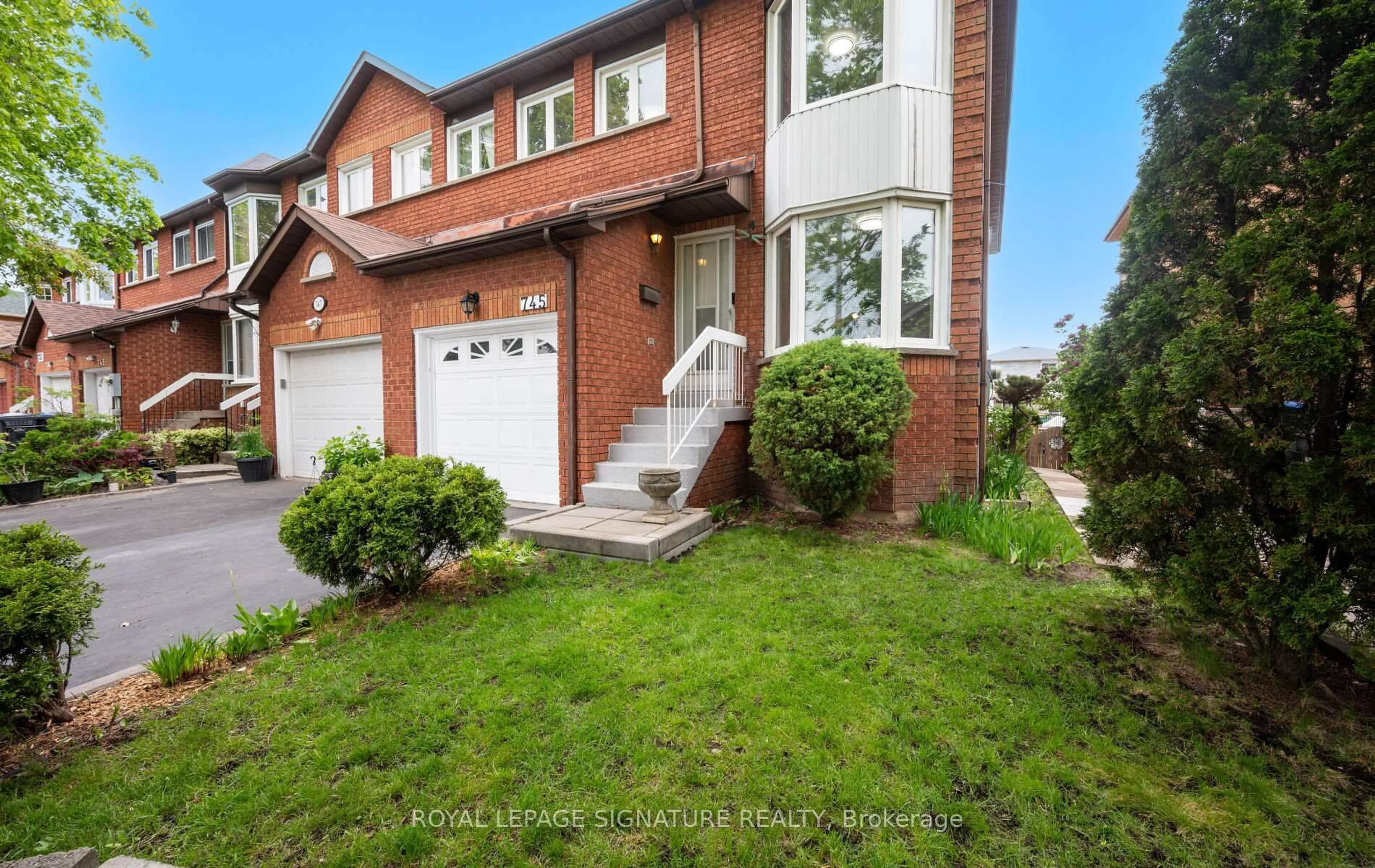 Home with brick exterior material, street for 745 Constellation Dr, Mississauga Ontario L5R 2V8