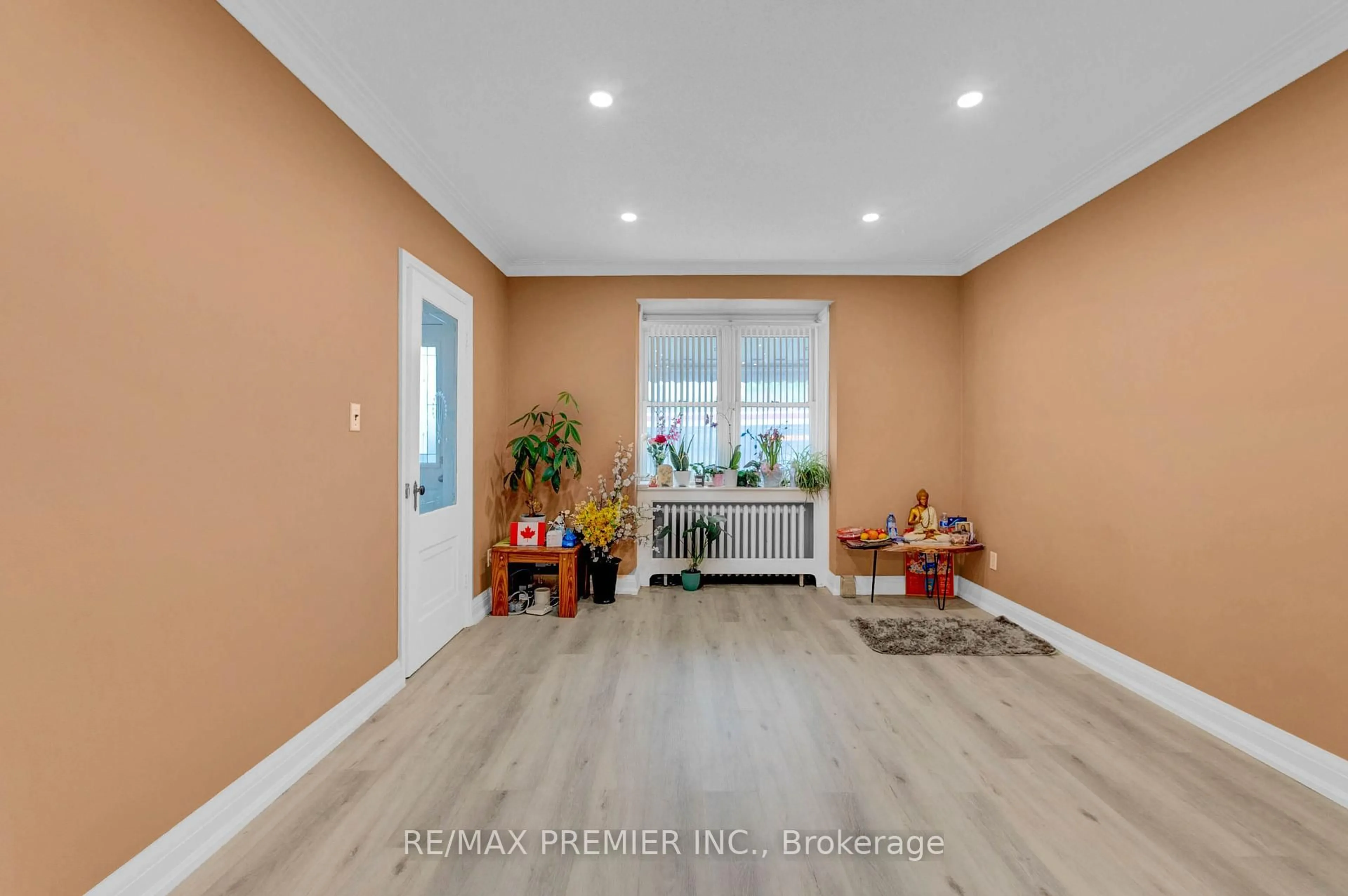 Unknown for 349 Kipling Ave, Toronto Ontario M8V 3K6