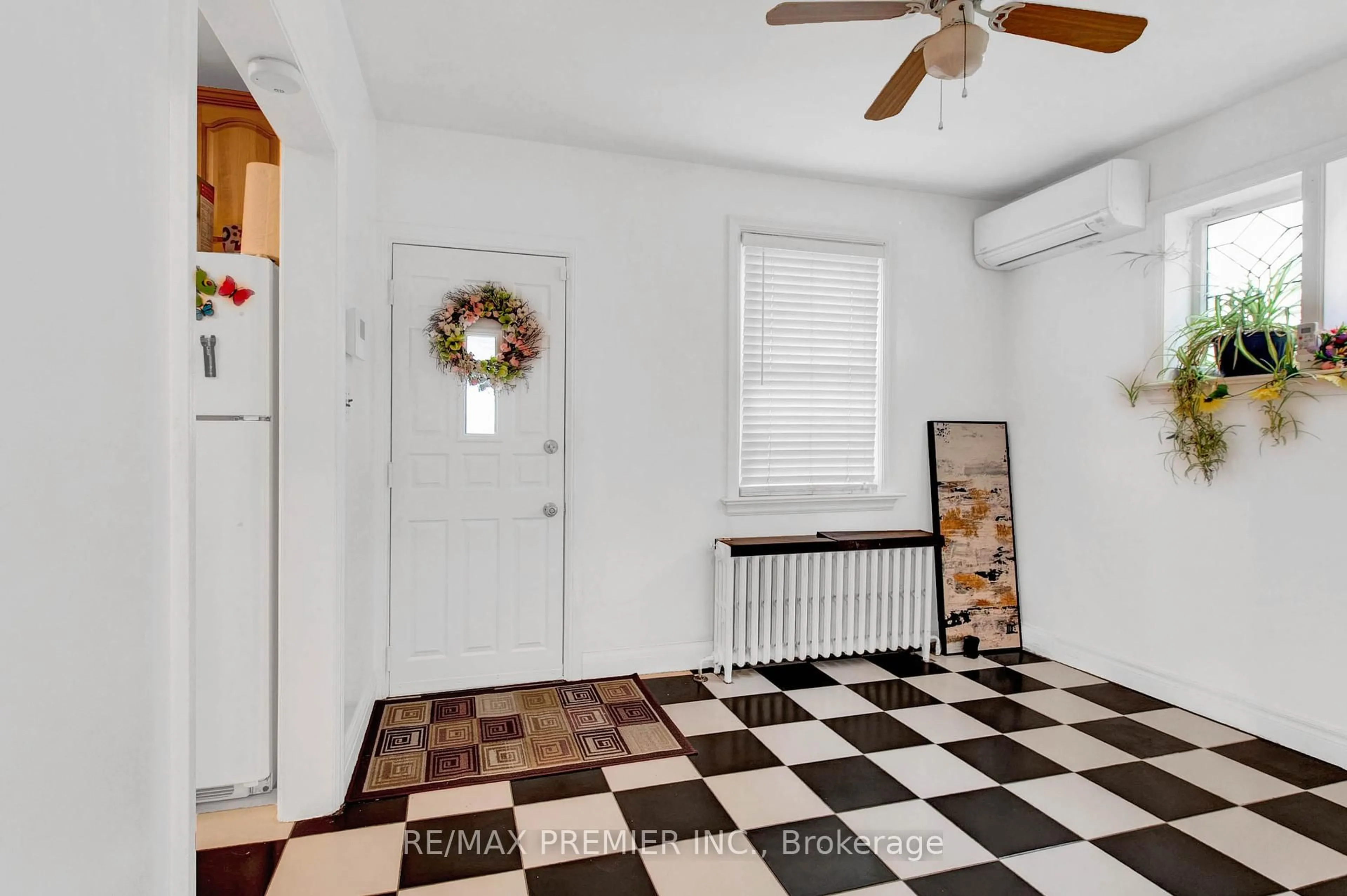 Indoor entryway for 349 Kipling Ave, Toronto Ontario M8V 3K6