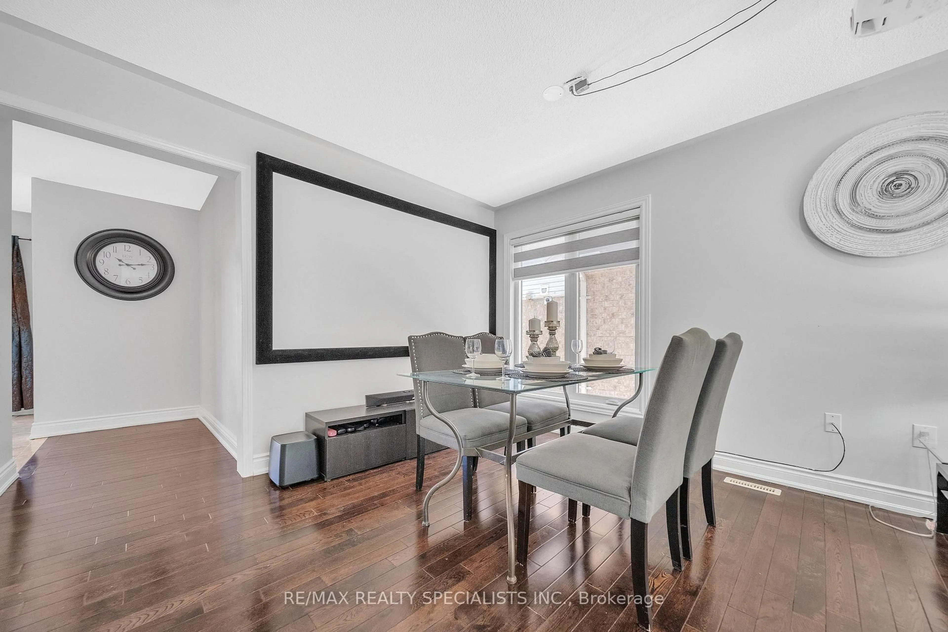 Dining room, unknown for 22 Clayborne Ave, Brampton Ontario L7A 1N8