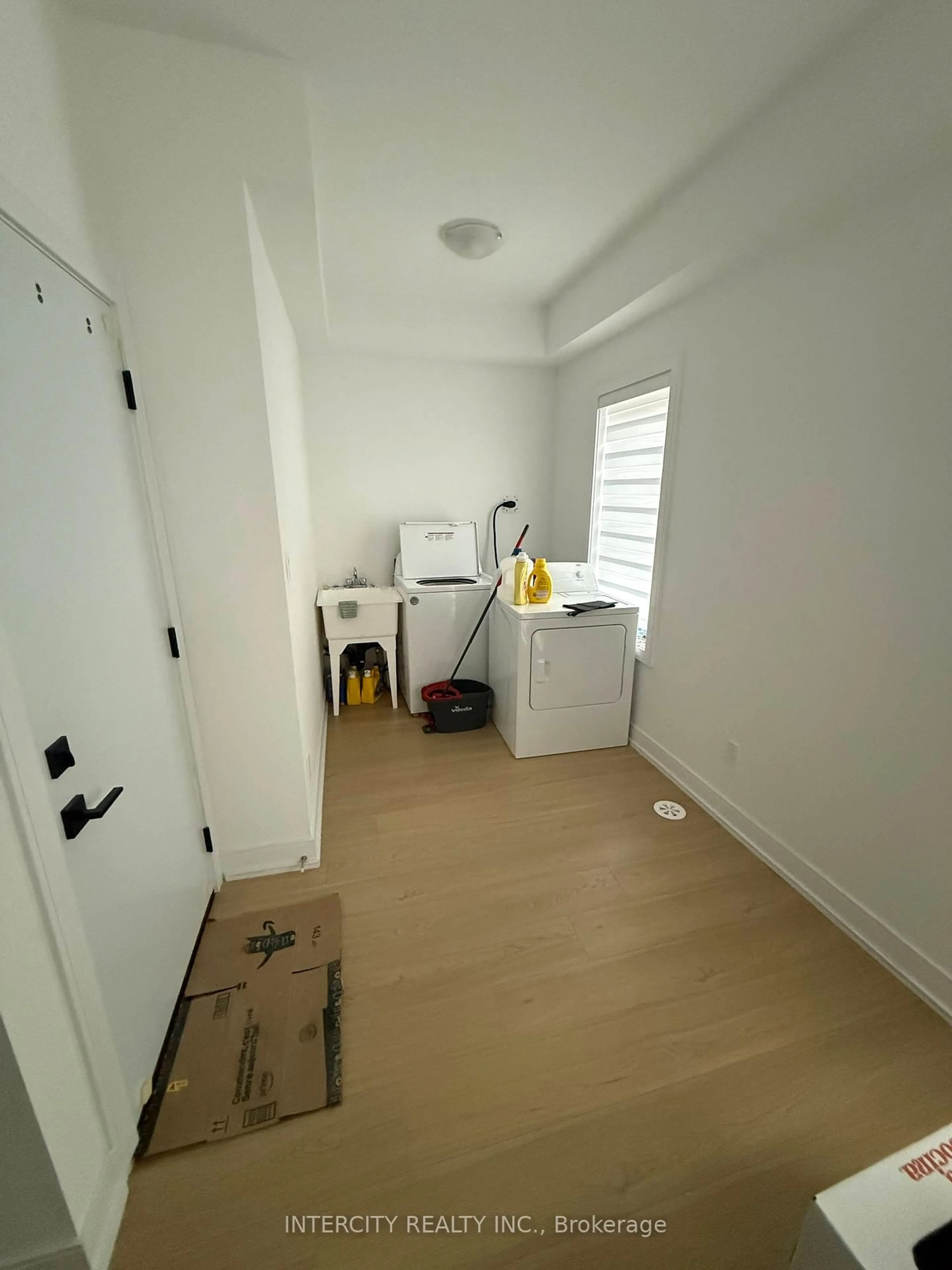 A pic of a room for 1 Taylor Crt, Caledon Ontario L7E 4L2