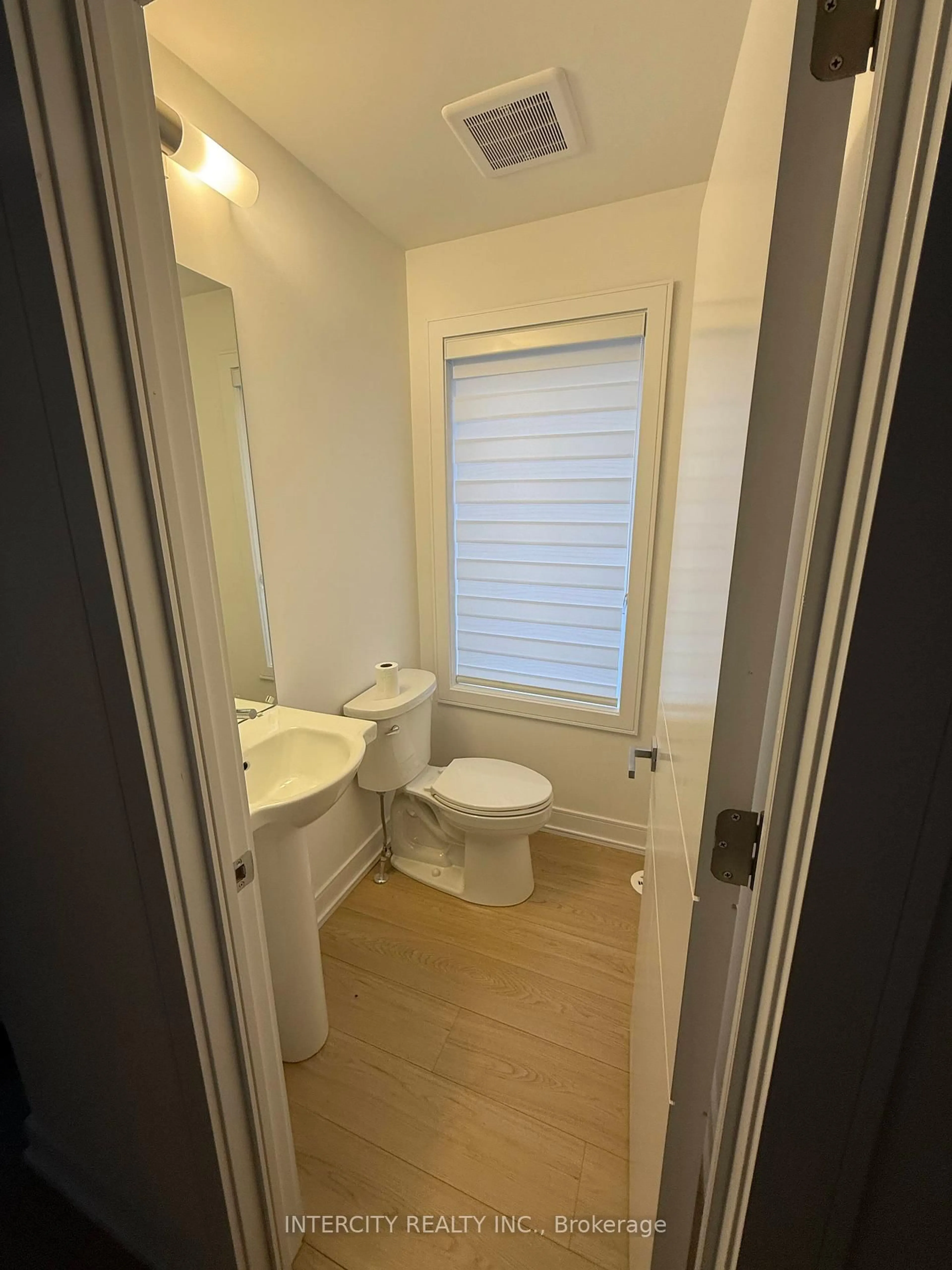 A pic of a room for 1 Taylor Crt, Caledon Ontario L7E 4L2