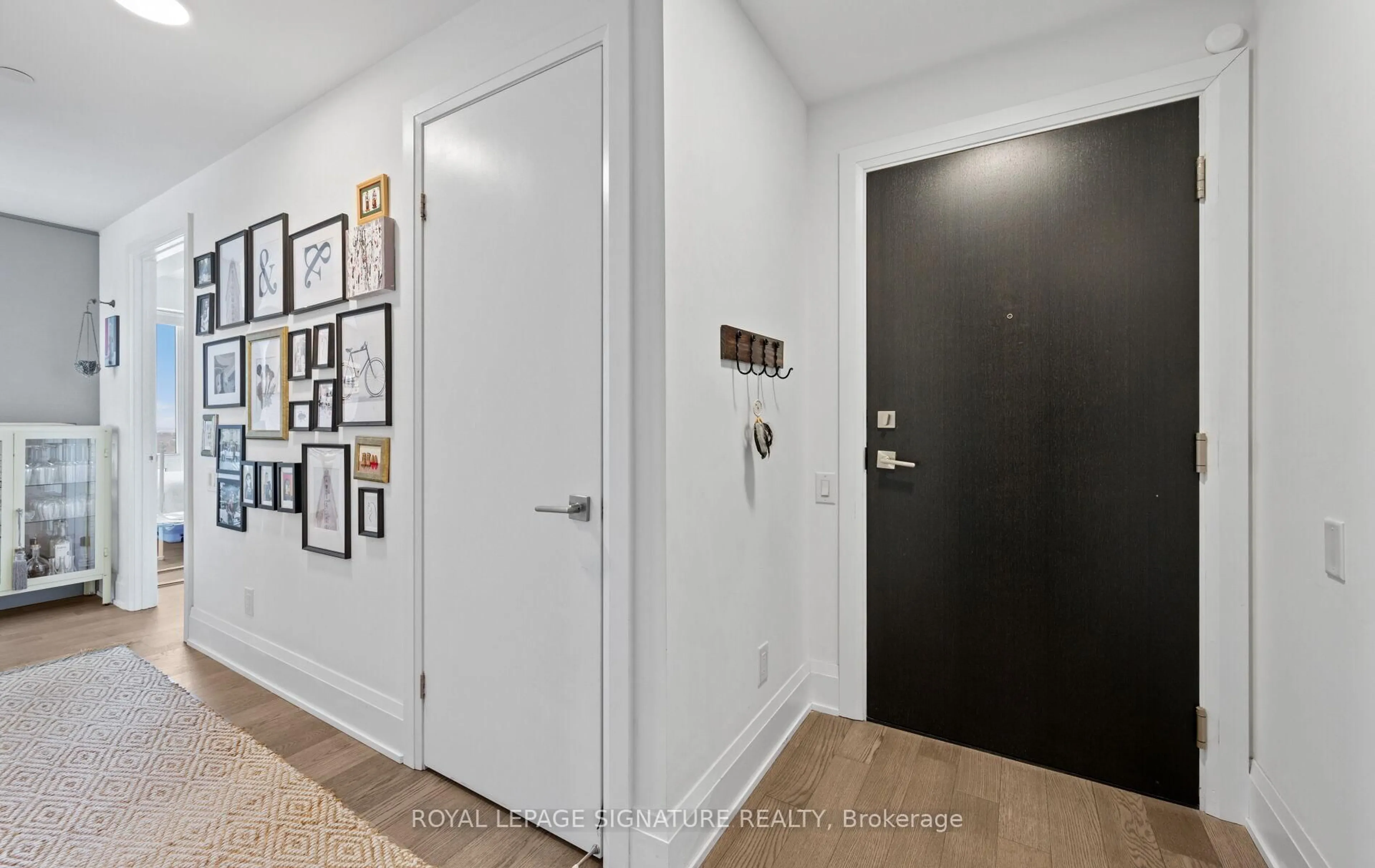 Indoor entryway for 20 Brin Dr #1707, Toronto Ontario M8X 0B2