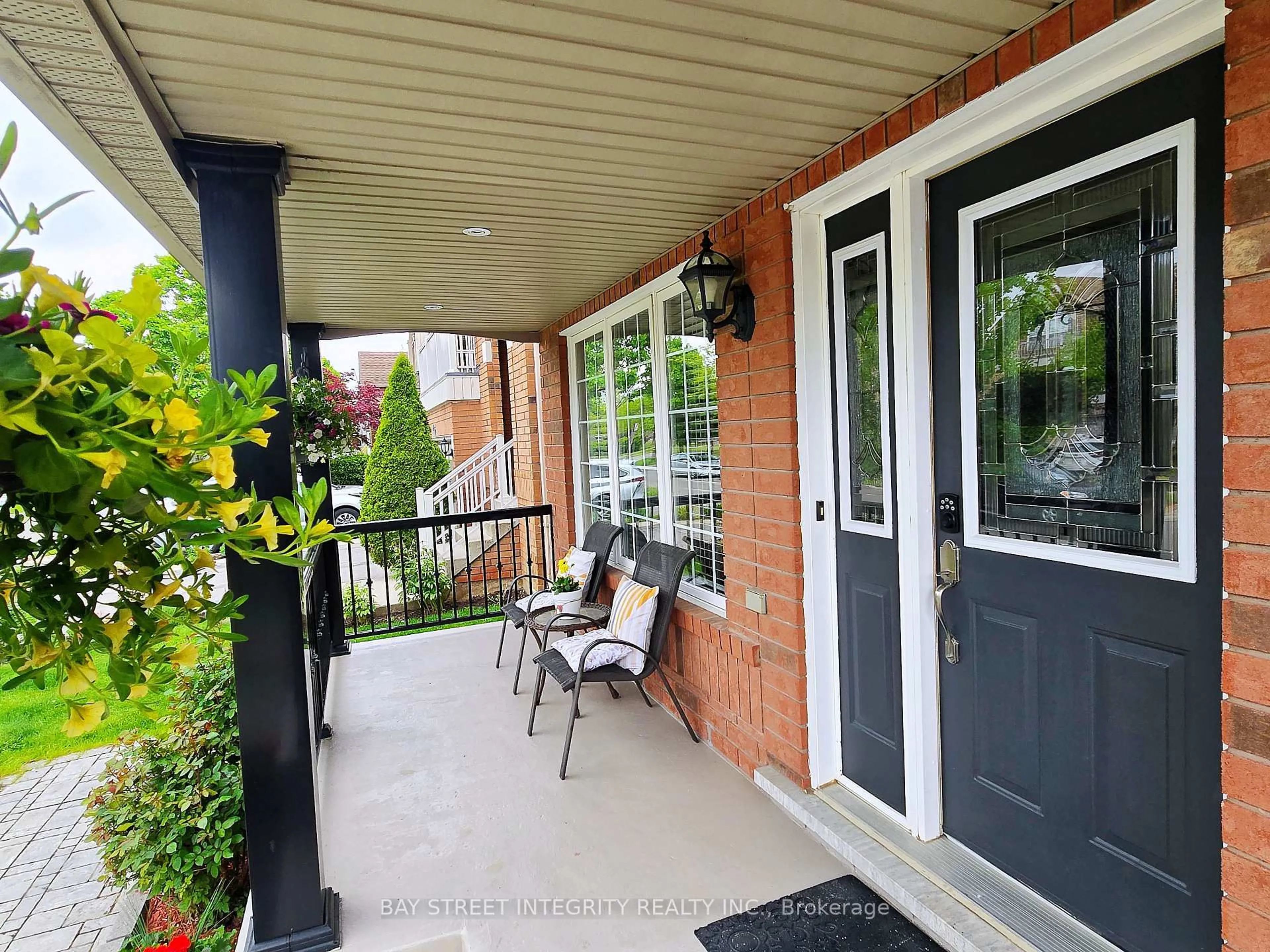 Patio, street for 3956 Deepwood Hts, Mississauga Ontario L5M 6L9