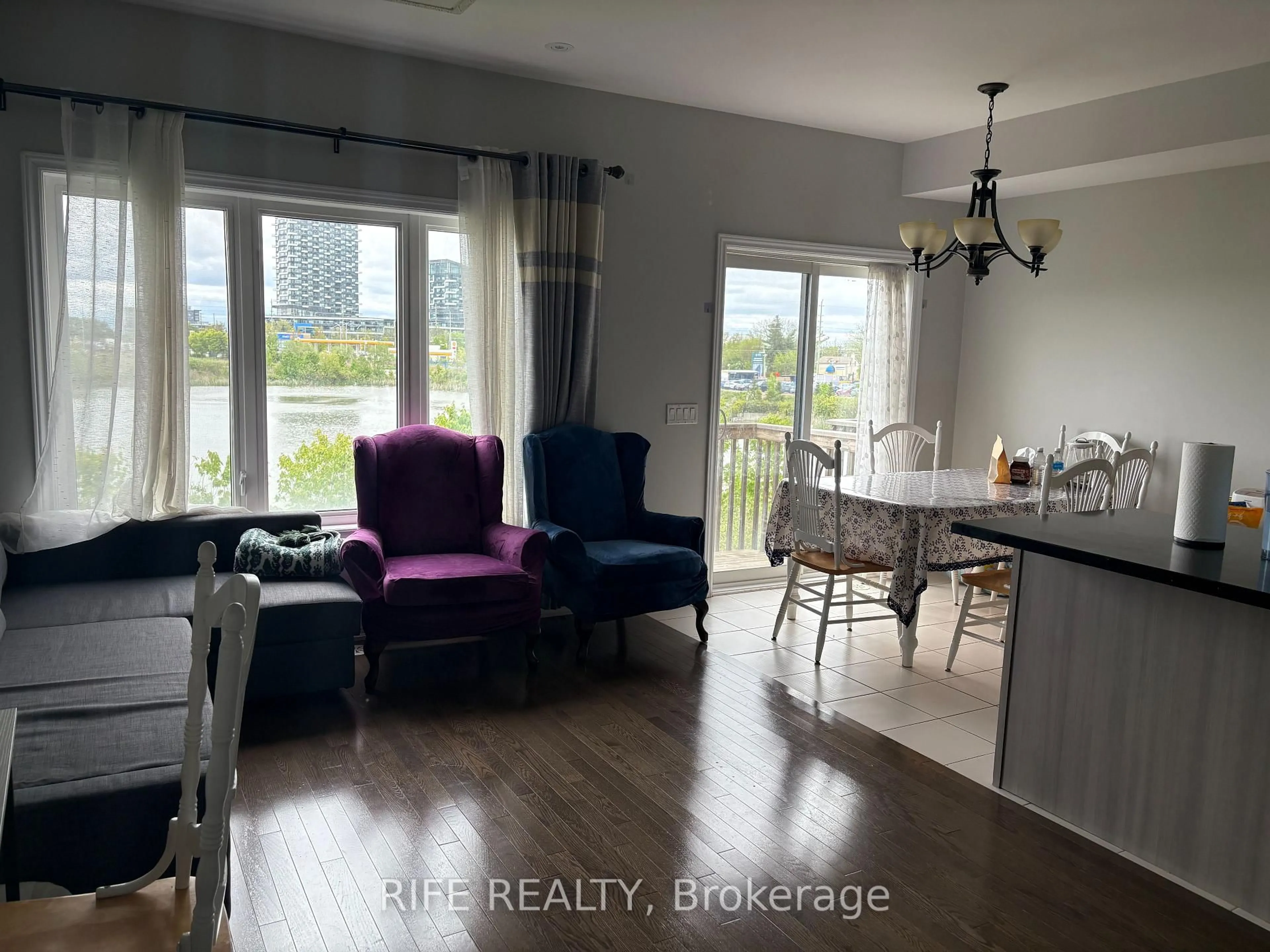 A pic of a room for 370 Athabasca Common N/A, Oakville Ontario L6H 0R5