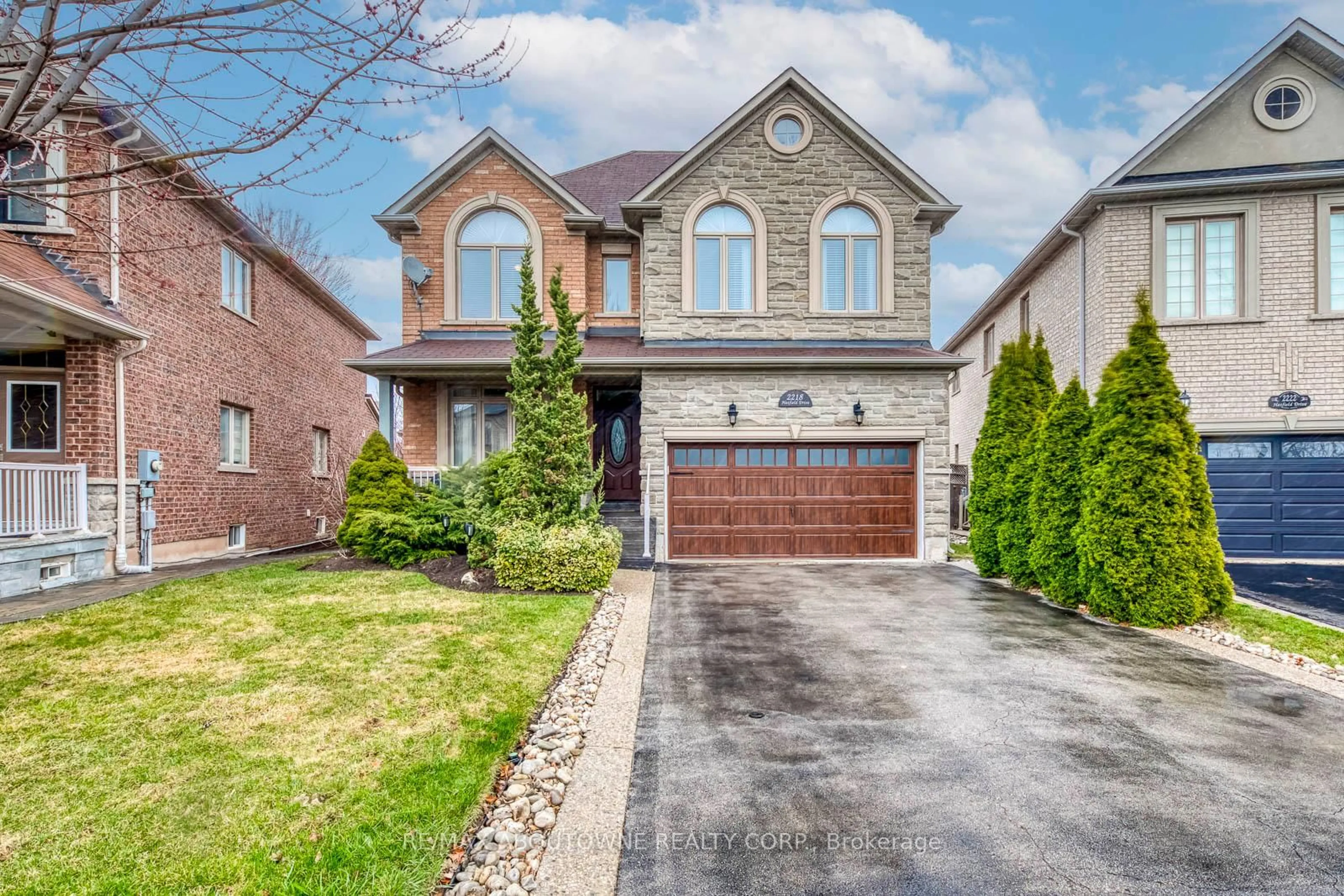 Home with brick exterior material, street for 2218 Hatfield Dr, Oakville Ontario L6M 4W4