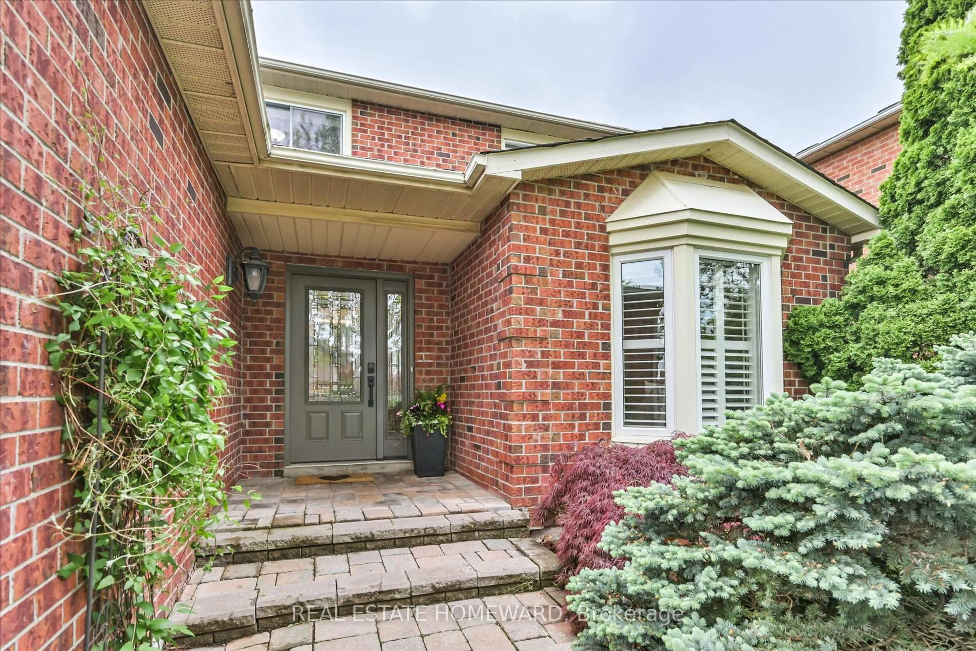 Home with brick exterior material, street for 1221 Grandview Dr, Oakville Ontario L6H 4Z2