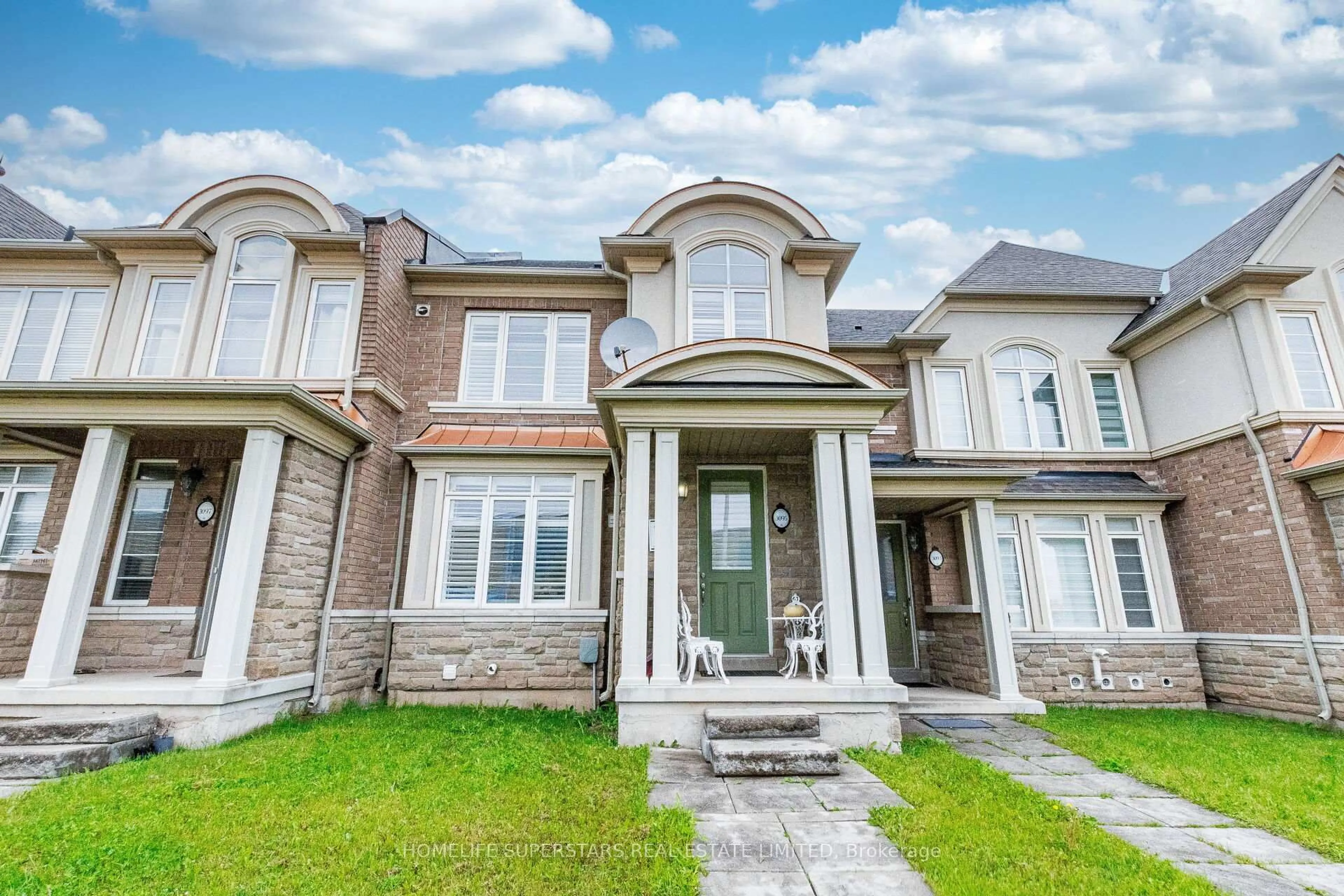 Home with brick exterior material, street for 3095 Neyagawa Blvd, Oakville Ontario L6M 4L7