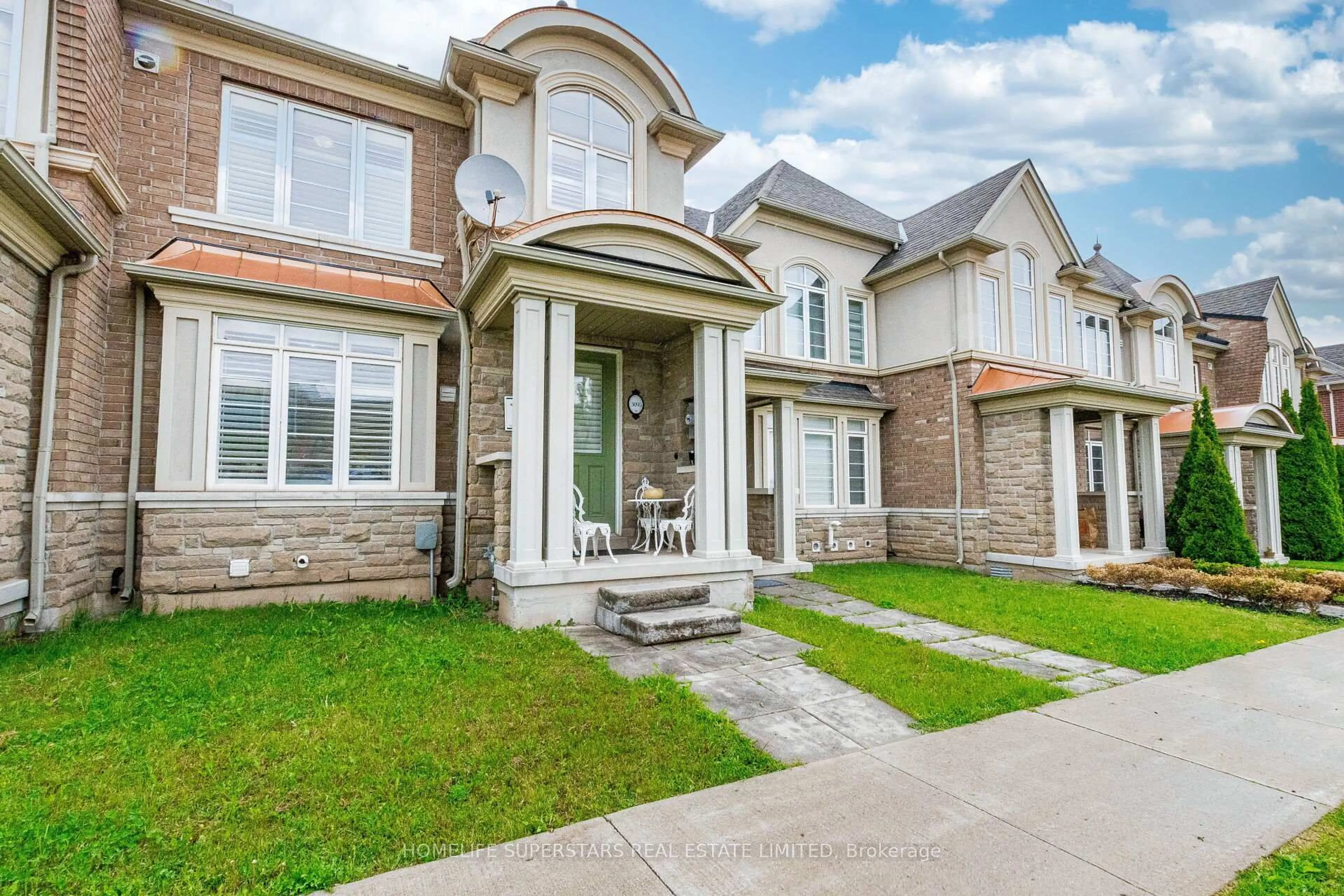 Home with brick exterior material, street for 3095 Neyagawa Blvd, Oakville Ontario L6M 4L7