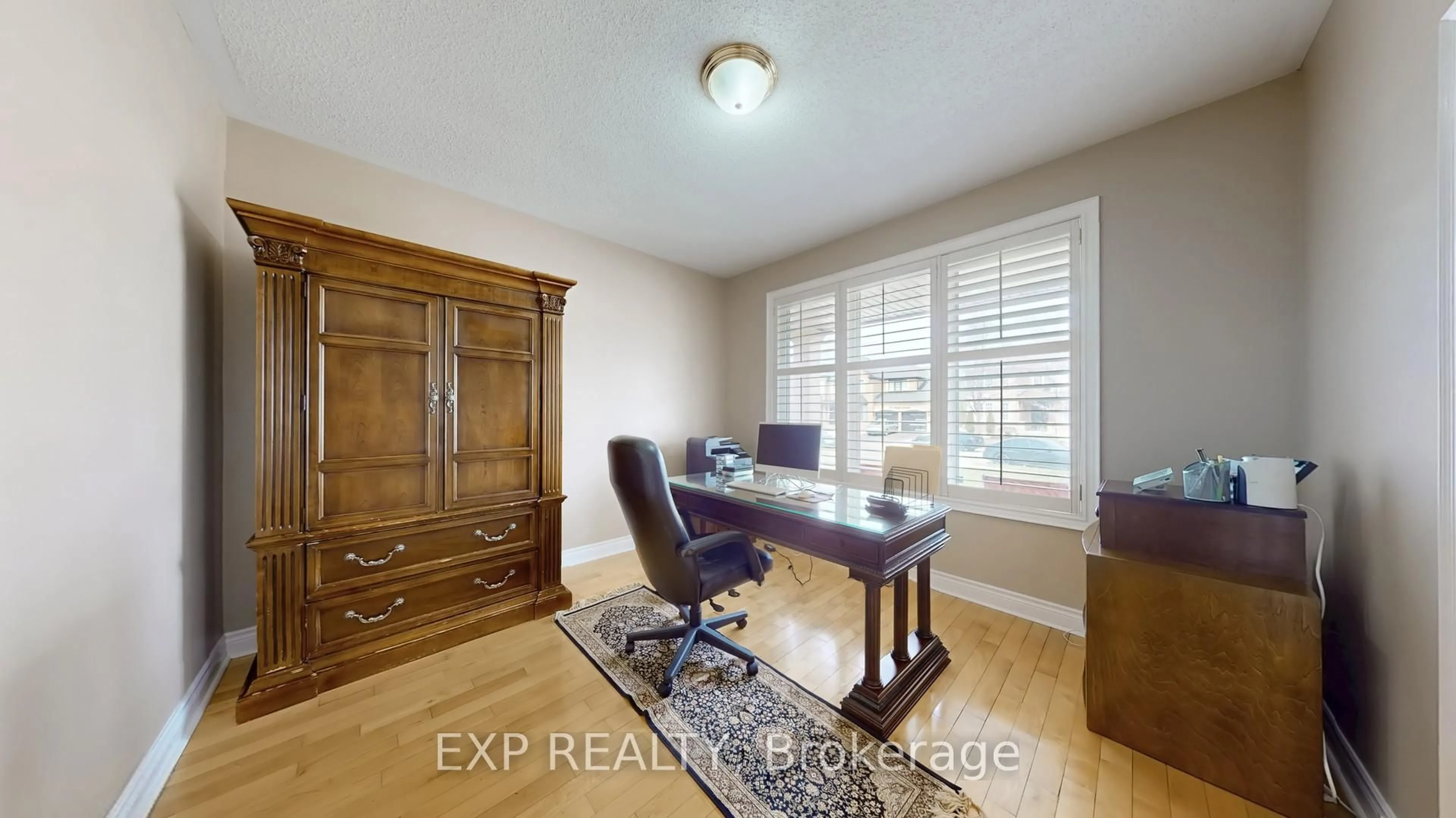 A pic of a room for 28 Cosmo Crt, Brampton Ontario L6P 1G2