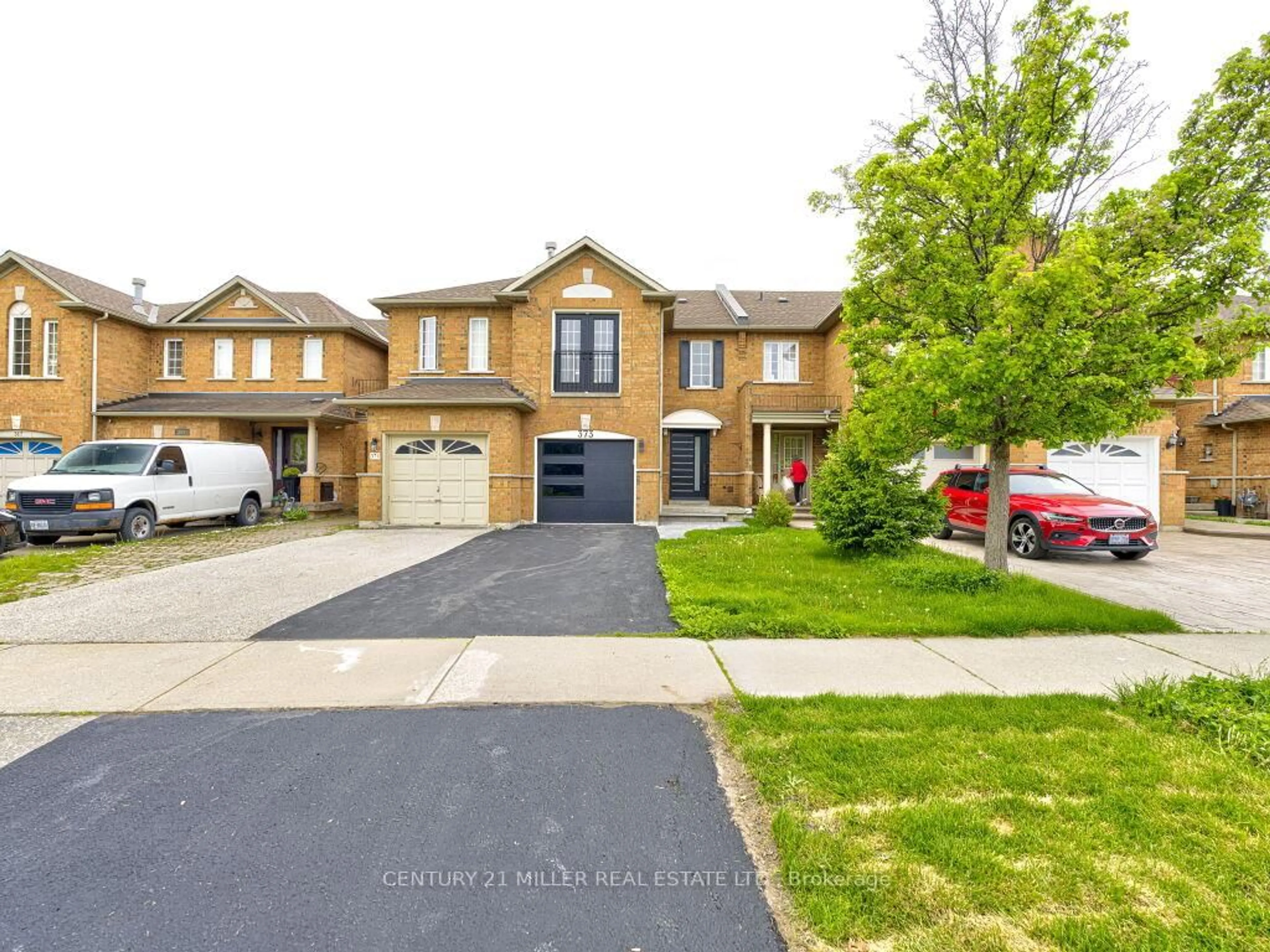 Home with brick exterior material, street for 373 Ravineview Way, Oakville Ontario L6H 6S5