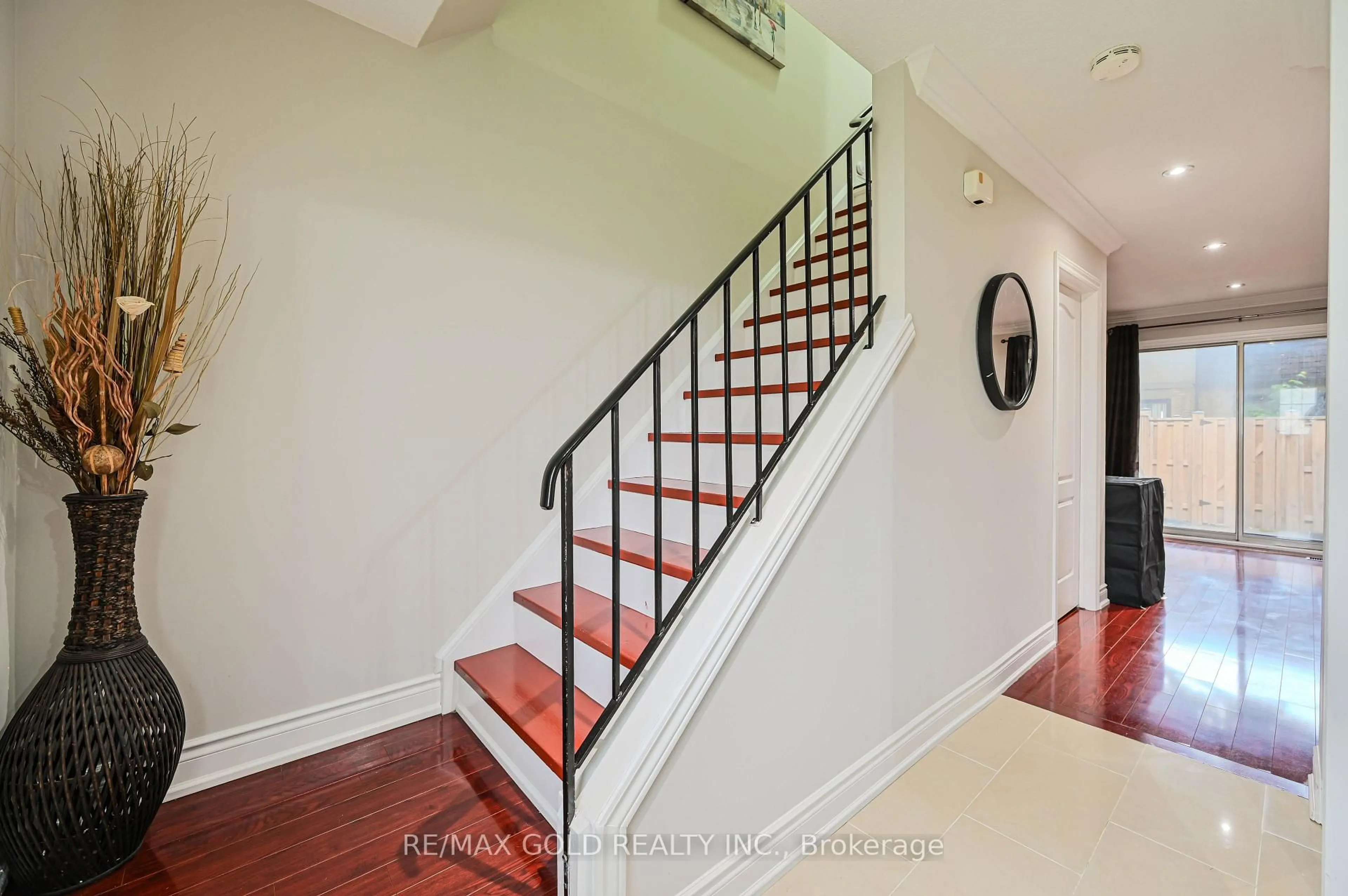 Stairs for 105 Hansen Rd #34, Brampton Ontario L6V 3C9