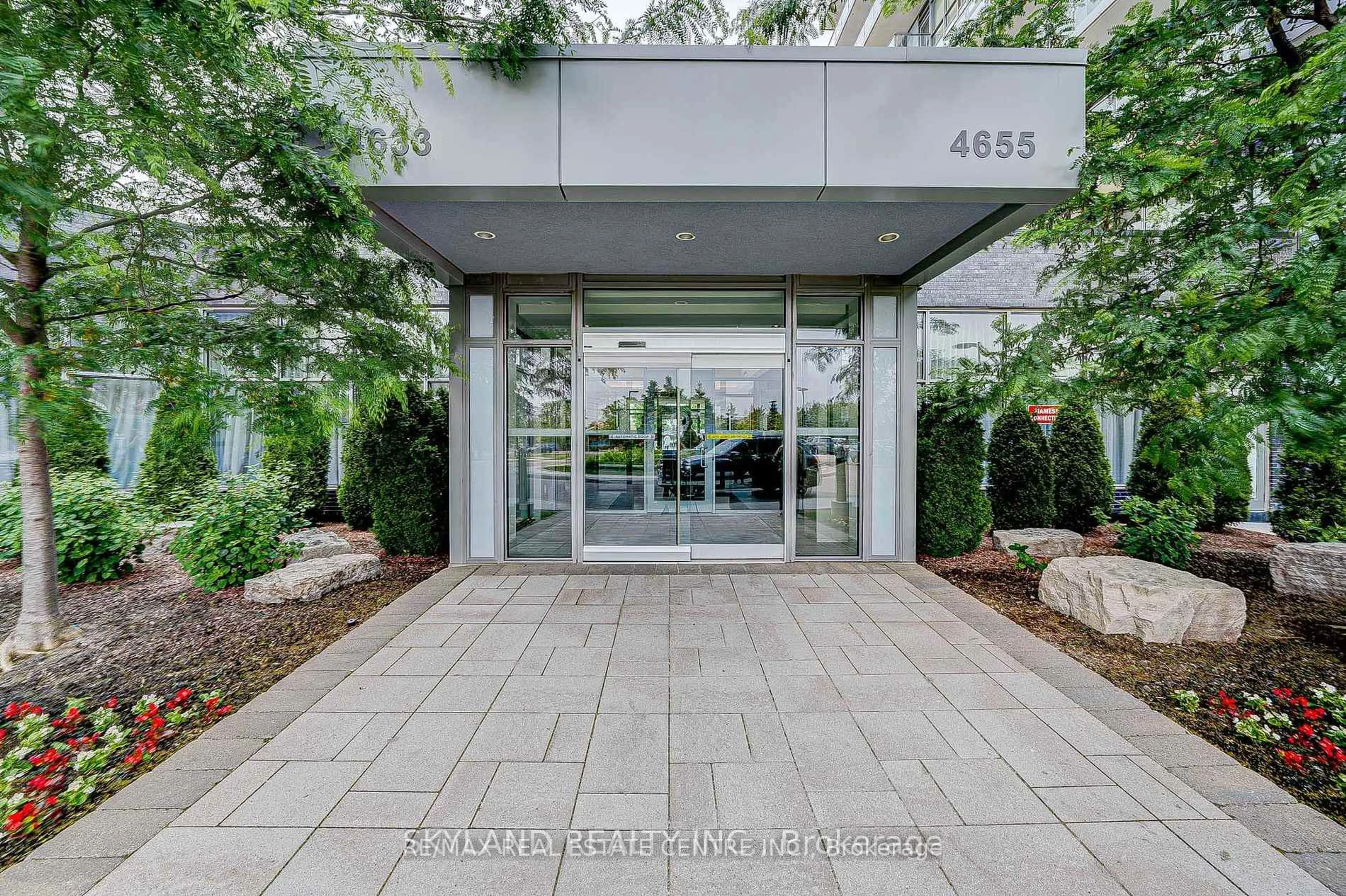 Indoor foyer for 4655 Glen Erin Dr #601, Mississauga Ontario L5M 0Z1