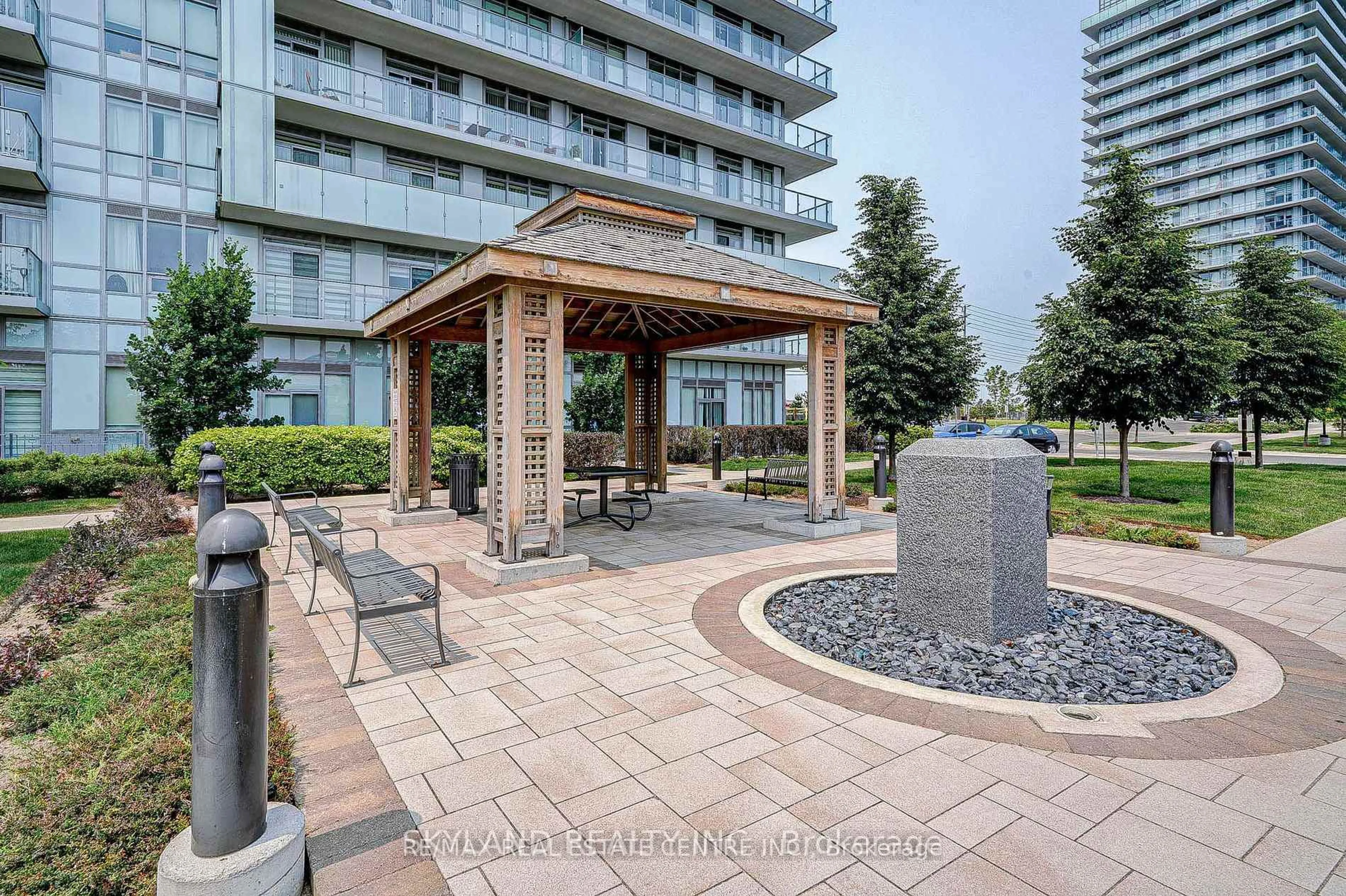 Patio, water/lake/river/ocean view for 4655 Glen Erin Dr #601, Mississauga Ontario L5M 0Z1