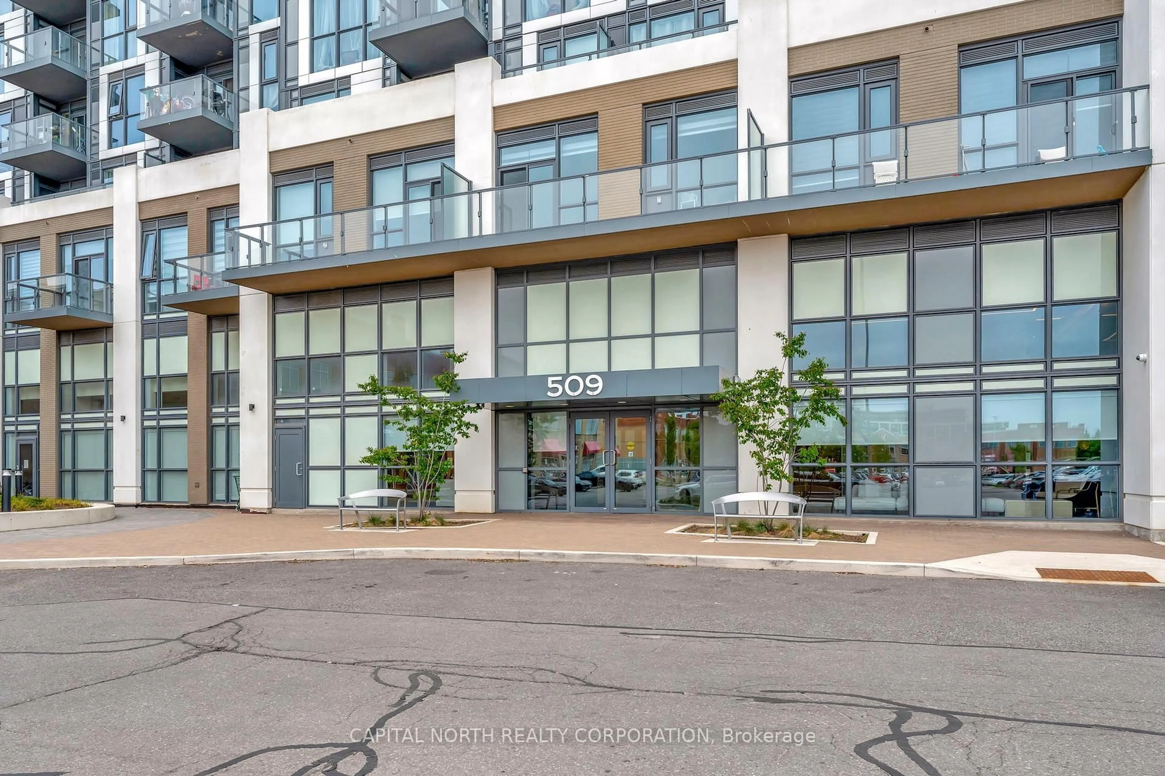 Unknown for 509 Dundas St #421, Oakville Ontario L6M 5P4