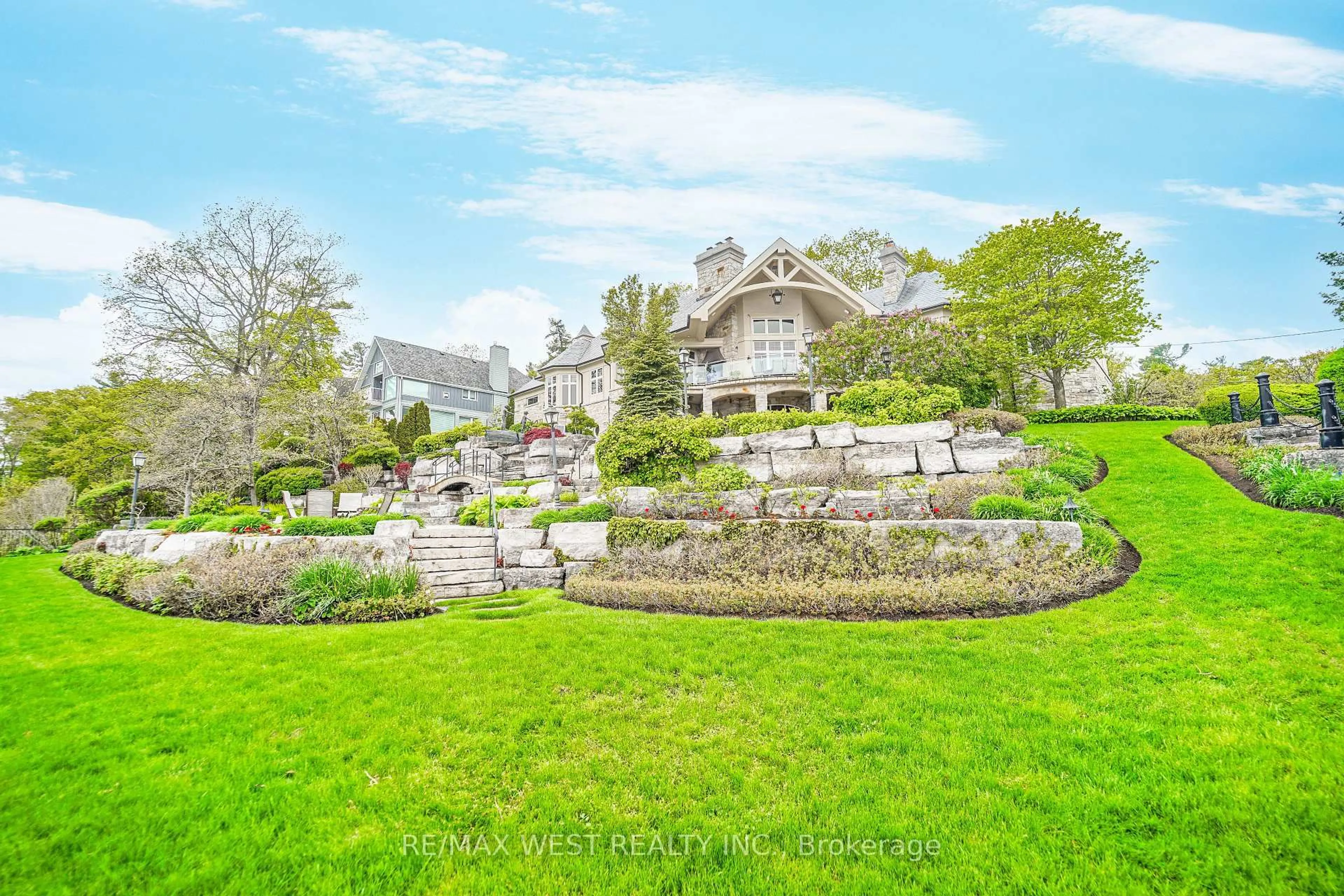 Patio, unknown for 872 WHITTIER Cres, Mississauga Ontario L5H 2X3