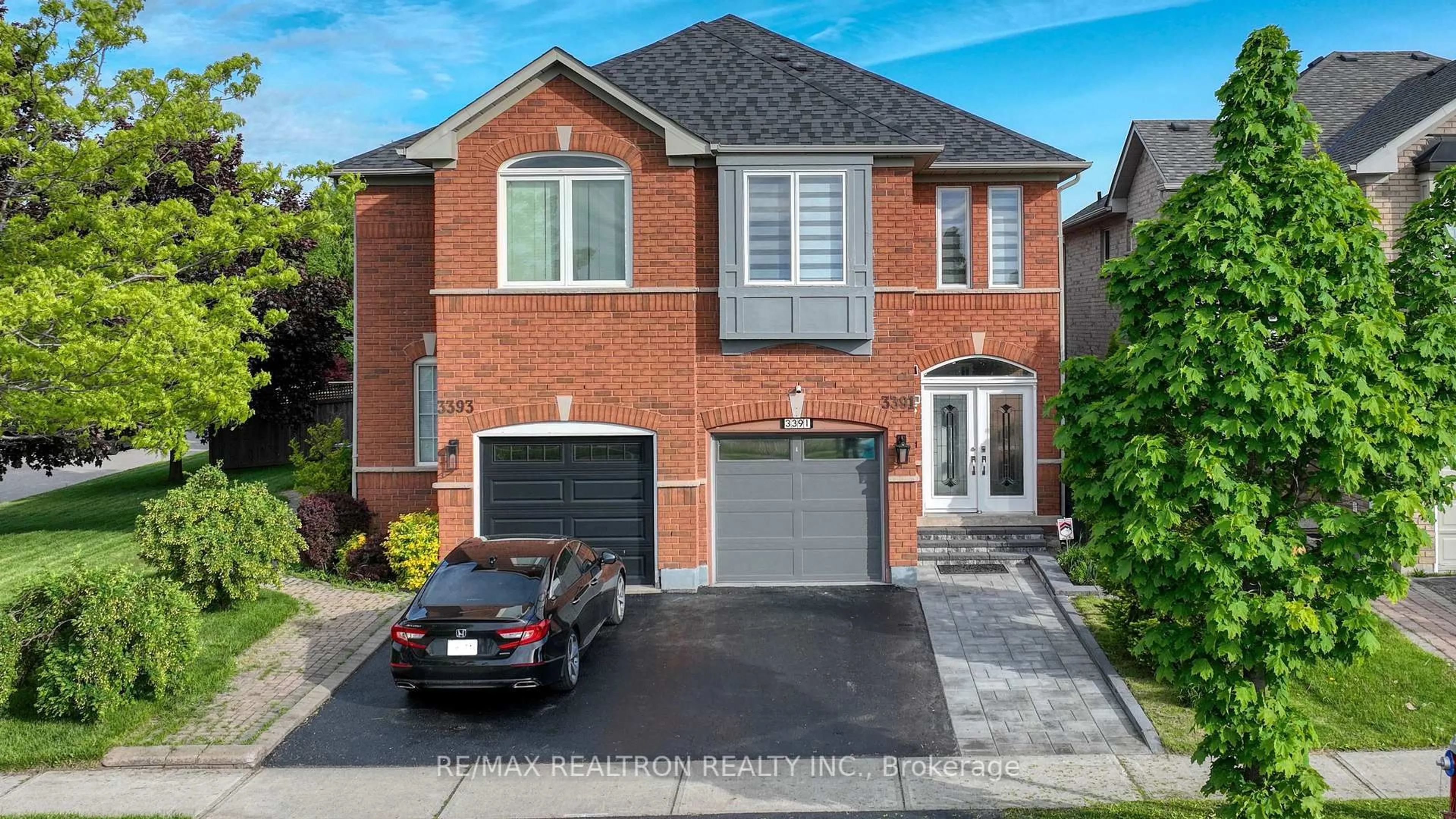 Home with brick exterior material, street for 3391 Mcdowell Dr, Mississauga Ontario L5M 6R7