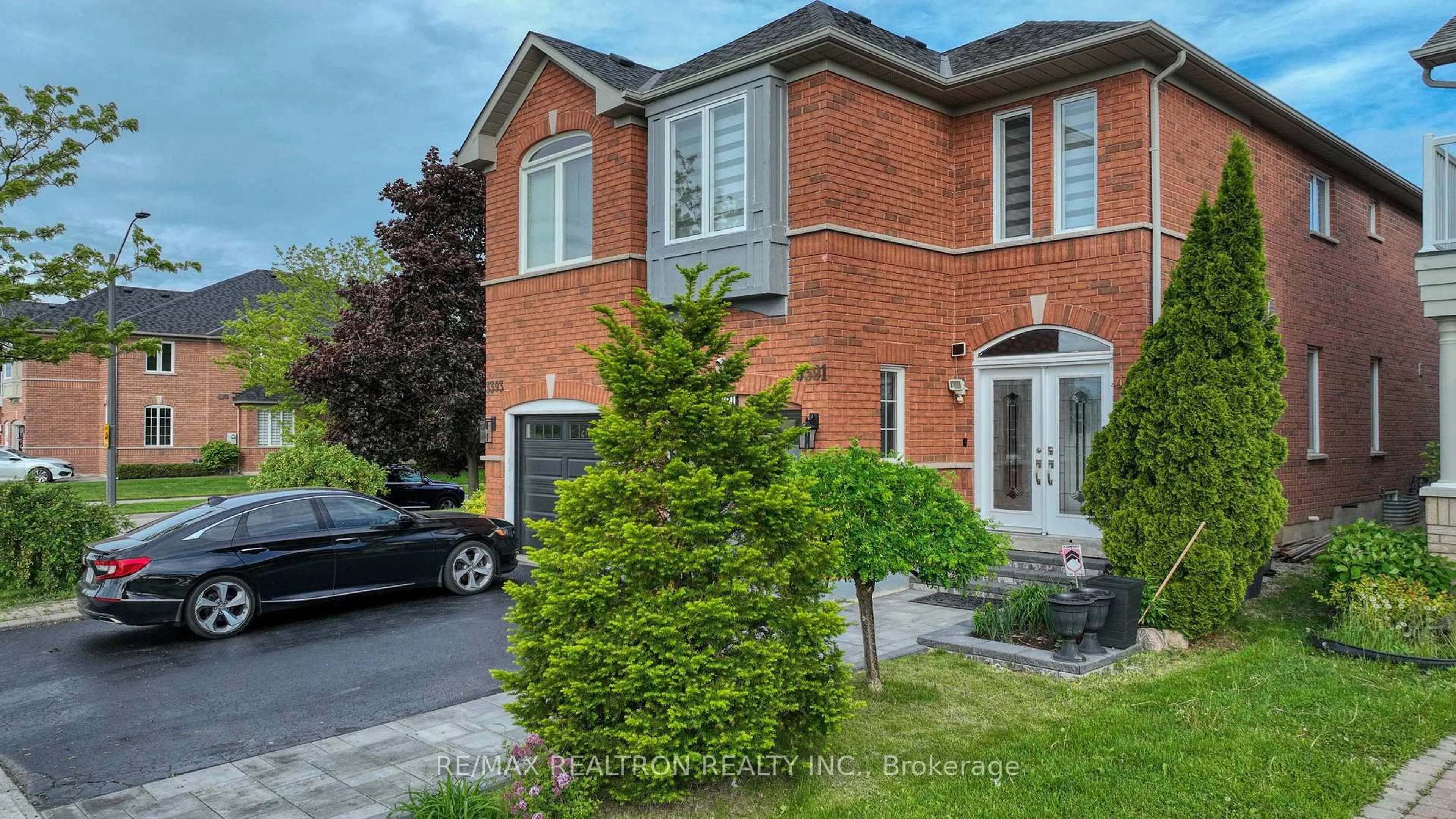 Home with brick exterior material, street for 3391 Mcdowell Dr, Mississauga Ontario L5M 6R7