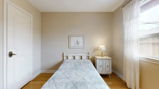 Additional image 24 of 1159 Glengrove Ave