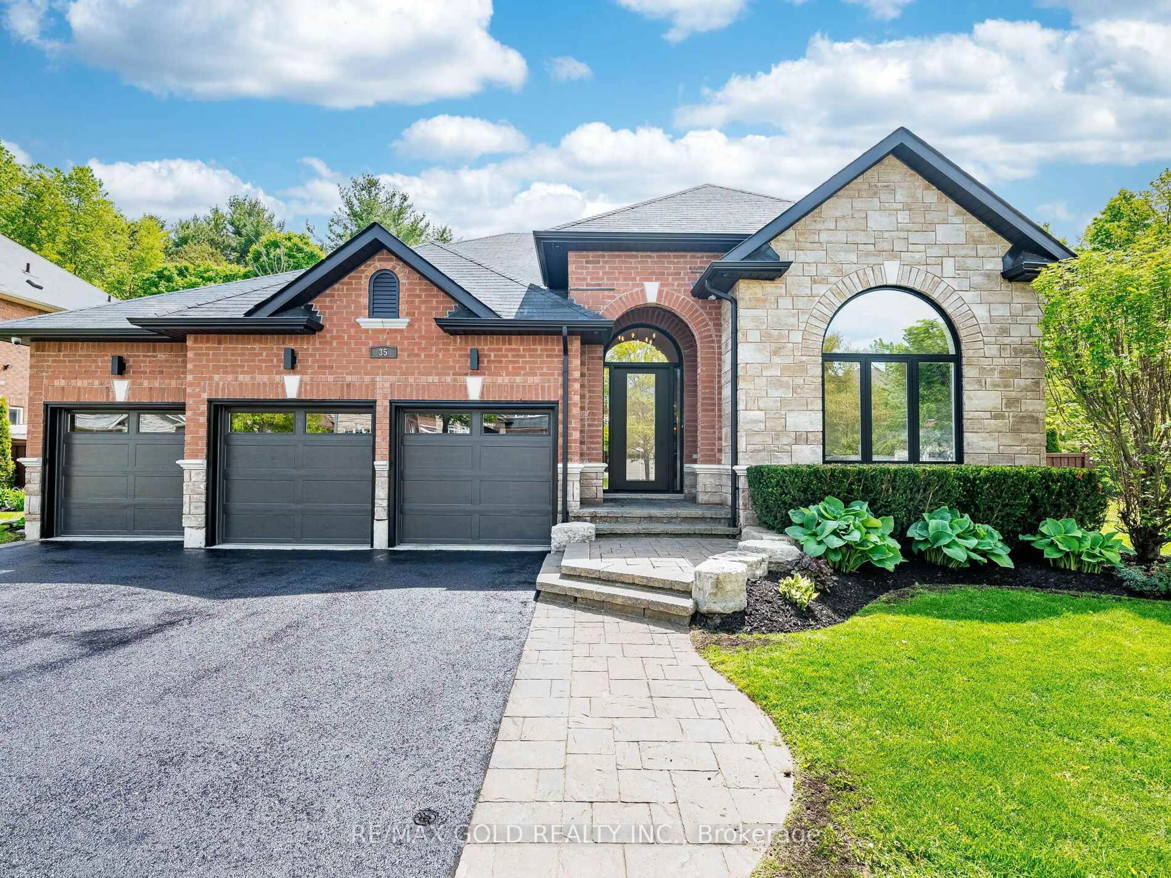 Home with brick exterior material, street for 35 Borland Cres, Caledon Ontario L7C 3M4