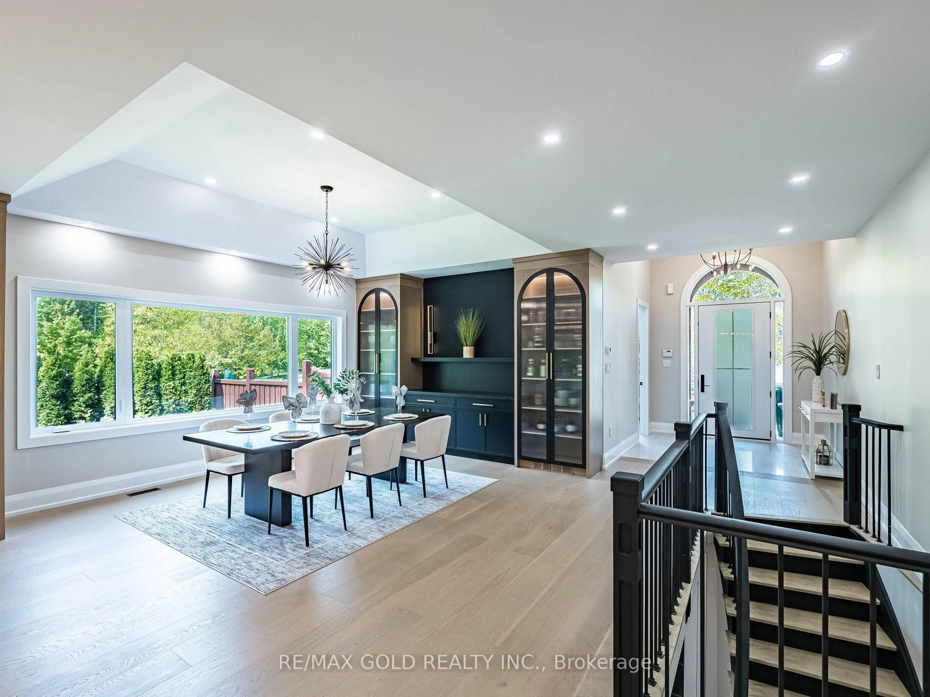 Open concept kitchen, unknown for 35 Borland Cres, Caledon Ontario L7C 3M4