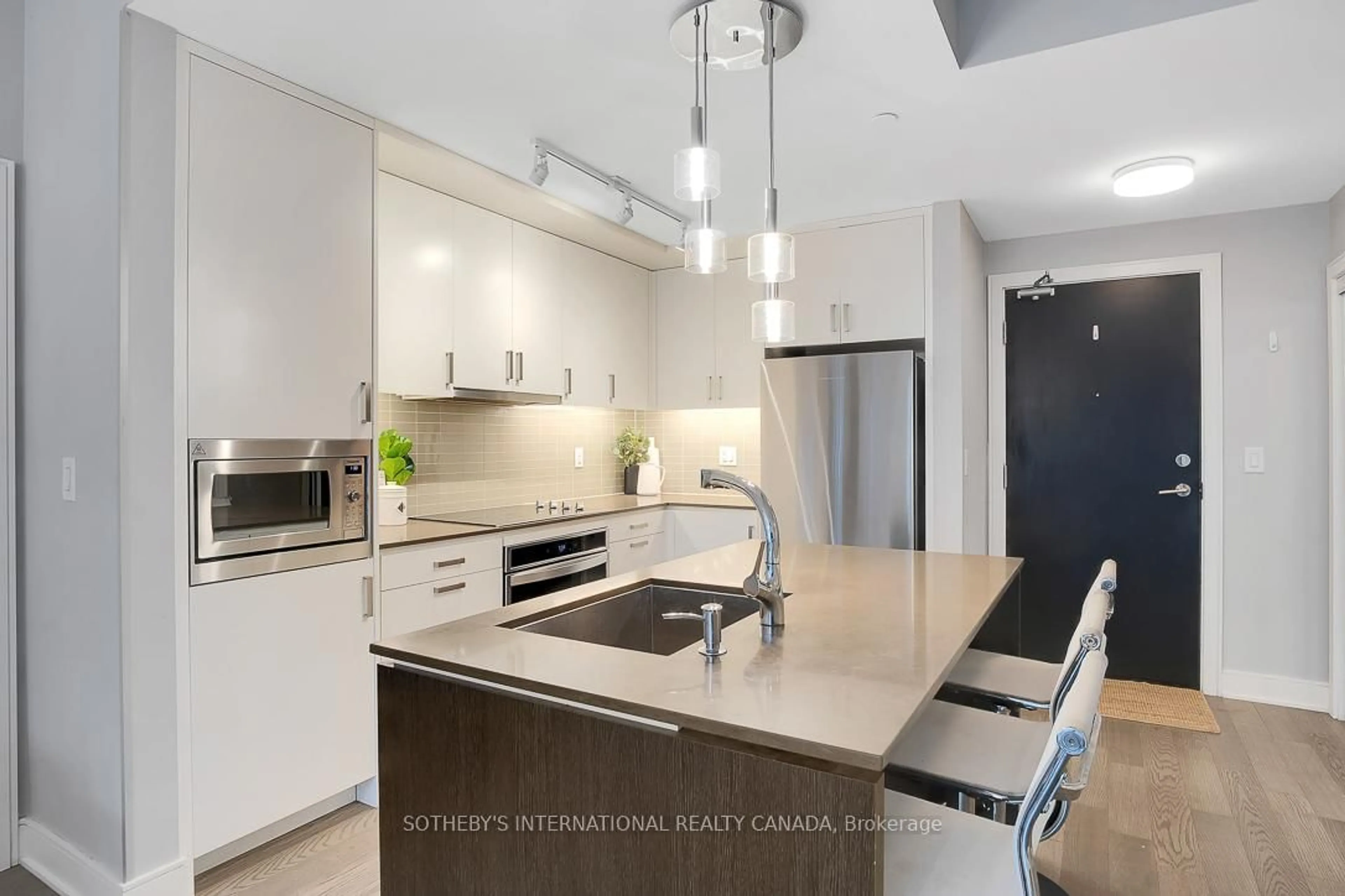 Contemporary kitchen, ceramic/tile floor for 1575 Lakeshore Rd #234, Mississauga Ontario L5J 0B1