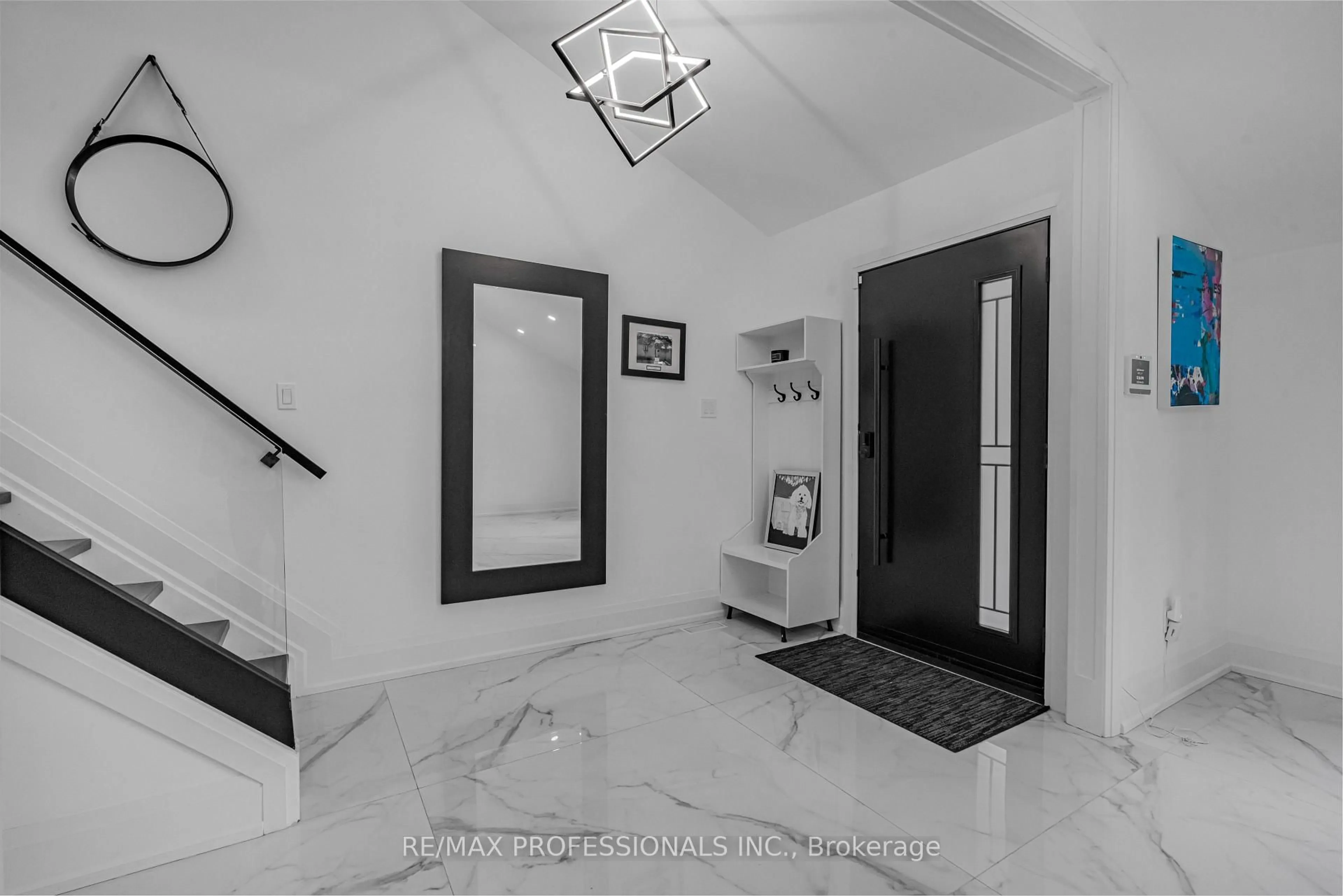 Indoor entryway for 103 Elmbrook Cres, Toronto Ontario M9C 5C8