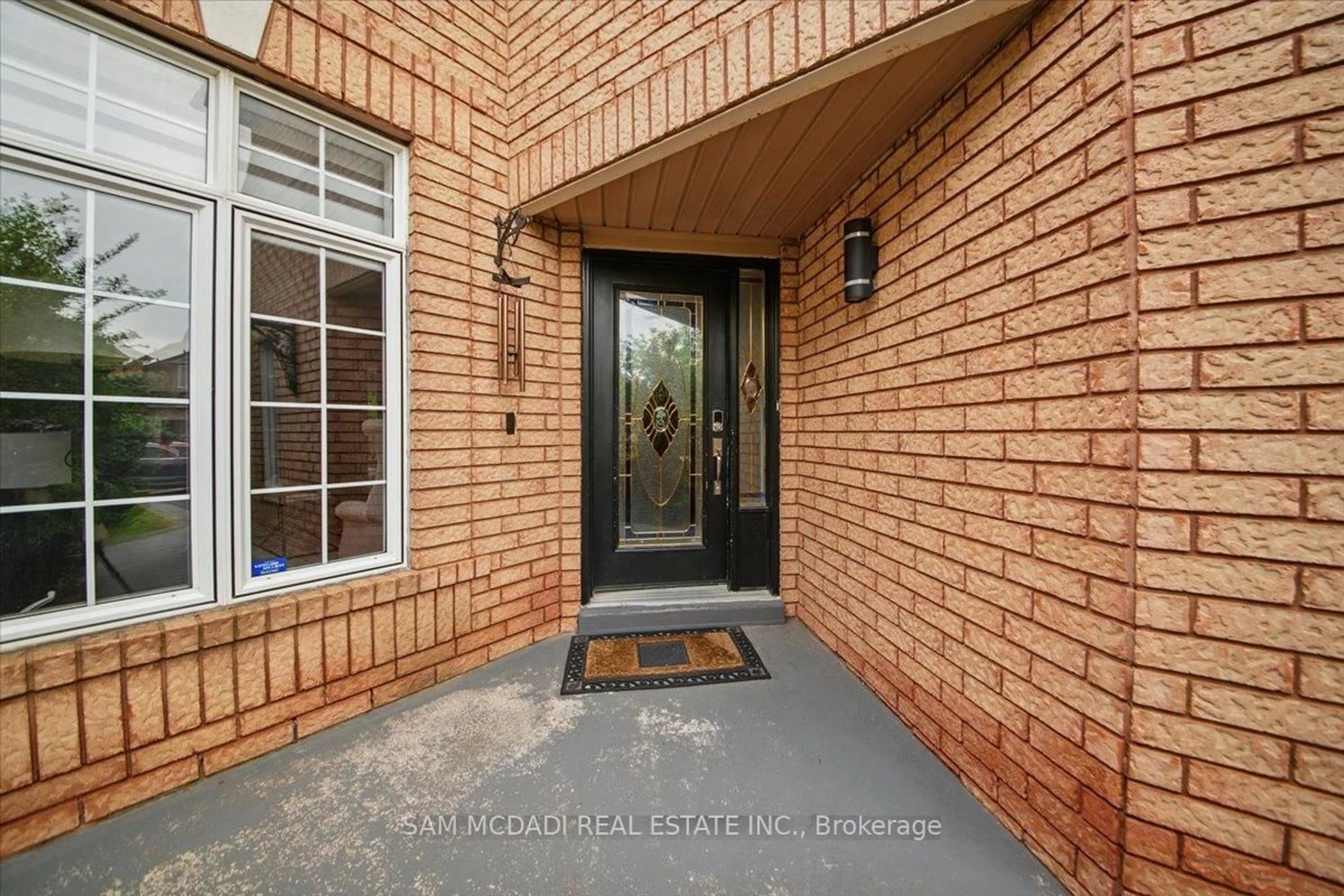 Indoor entryway for 3344 Laburnum Cres, Mississauga Ontario L5N 7M2