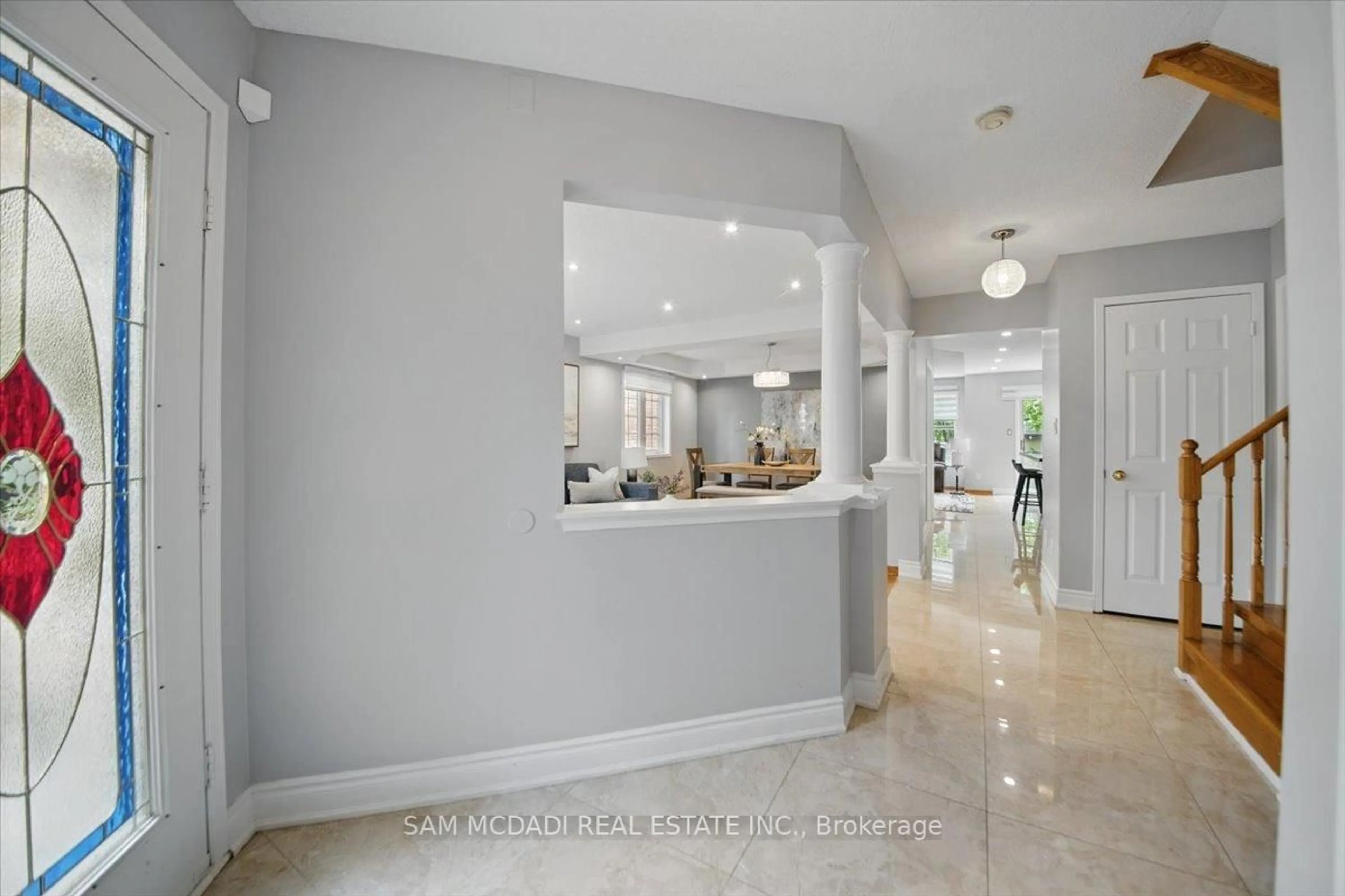 Indoor entryway for 3344 Laburnum Cres, Mississauga Ontario L5N 7M2