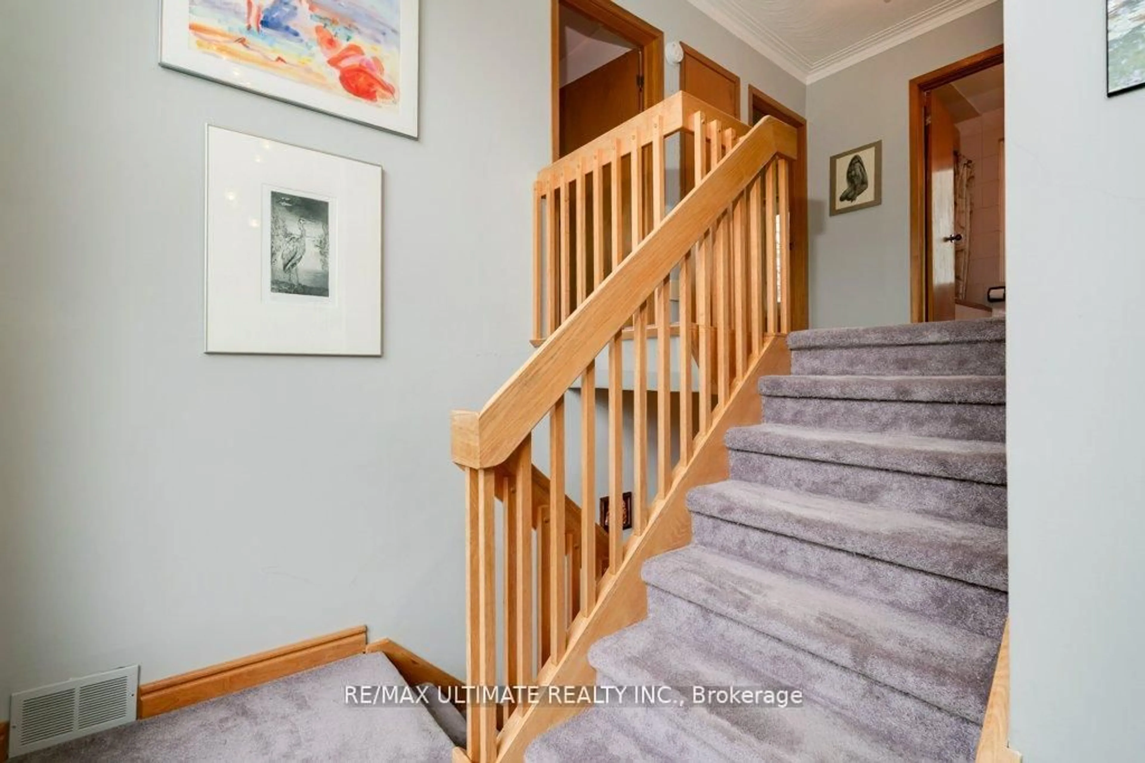 Stairs for 26 Gracefield Ave, Toronto Ontario M6L 1L1