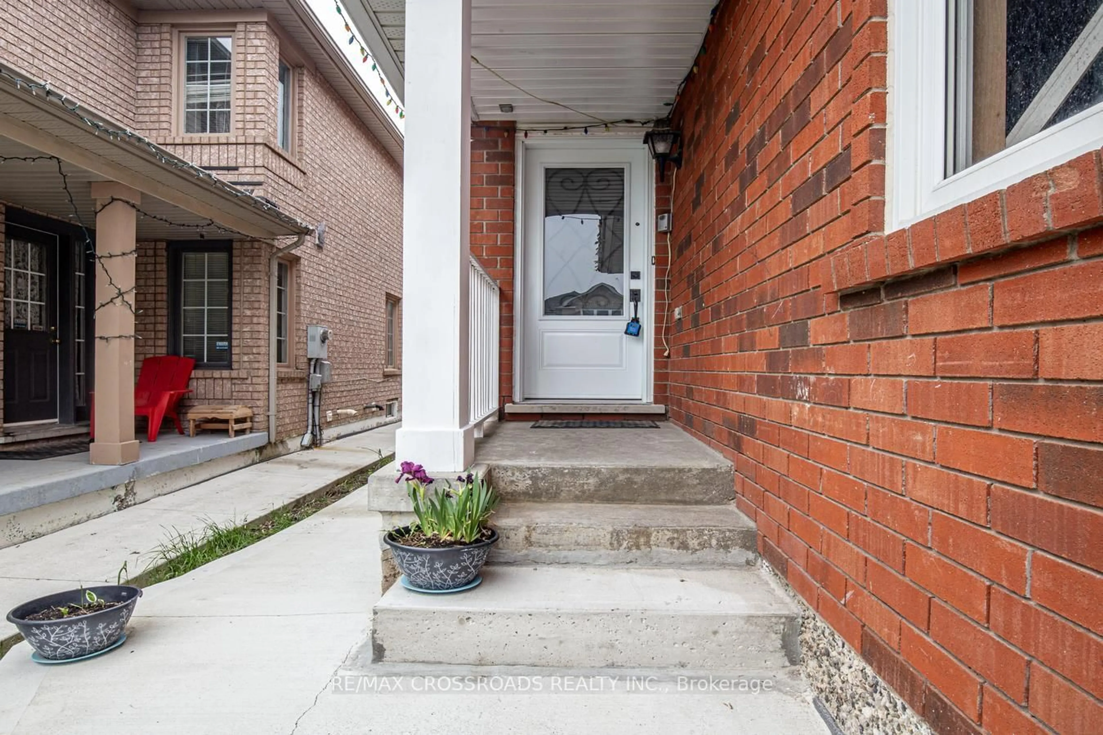Unknown for 34 Narrow Valley Cres, Brampton Ontario L6R 2M6