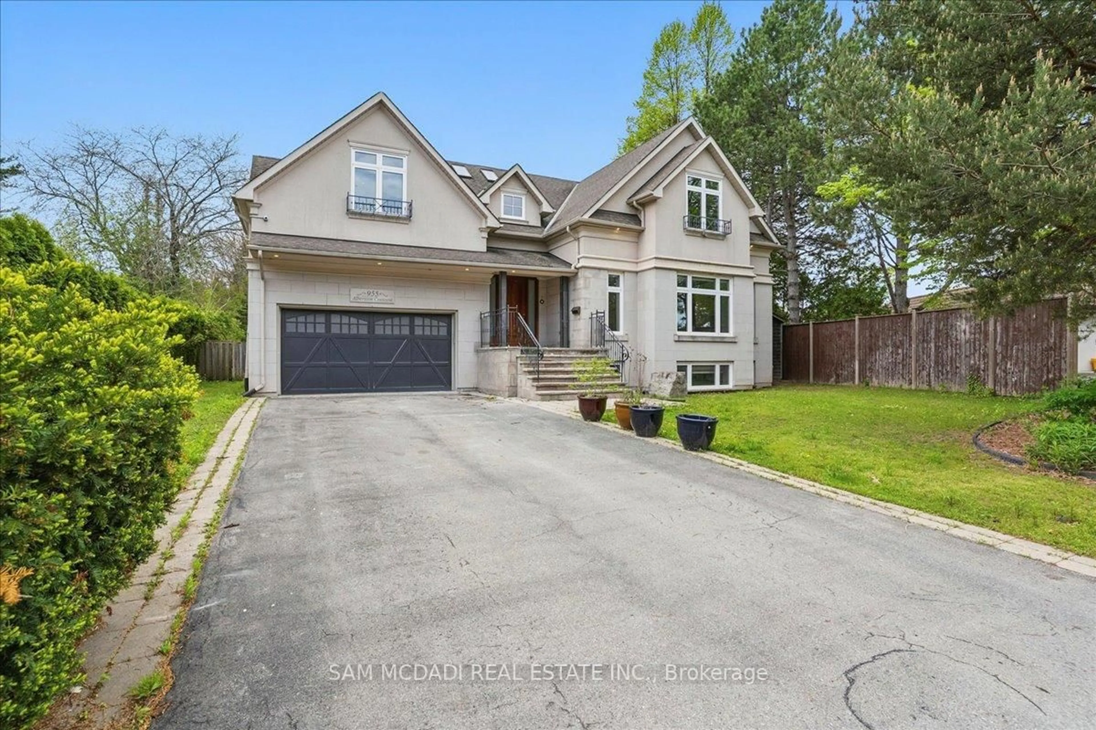 Home with brick exterior material, street for 955 Albertson Cres, Mississauga Ontario L5H 3C6