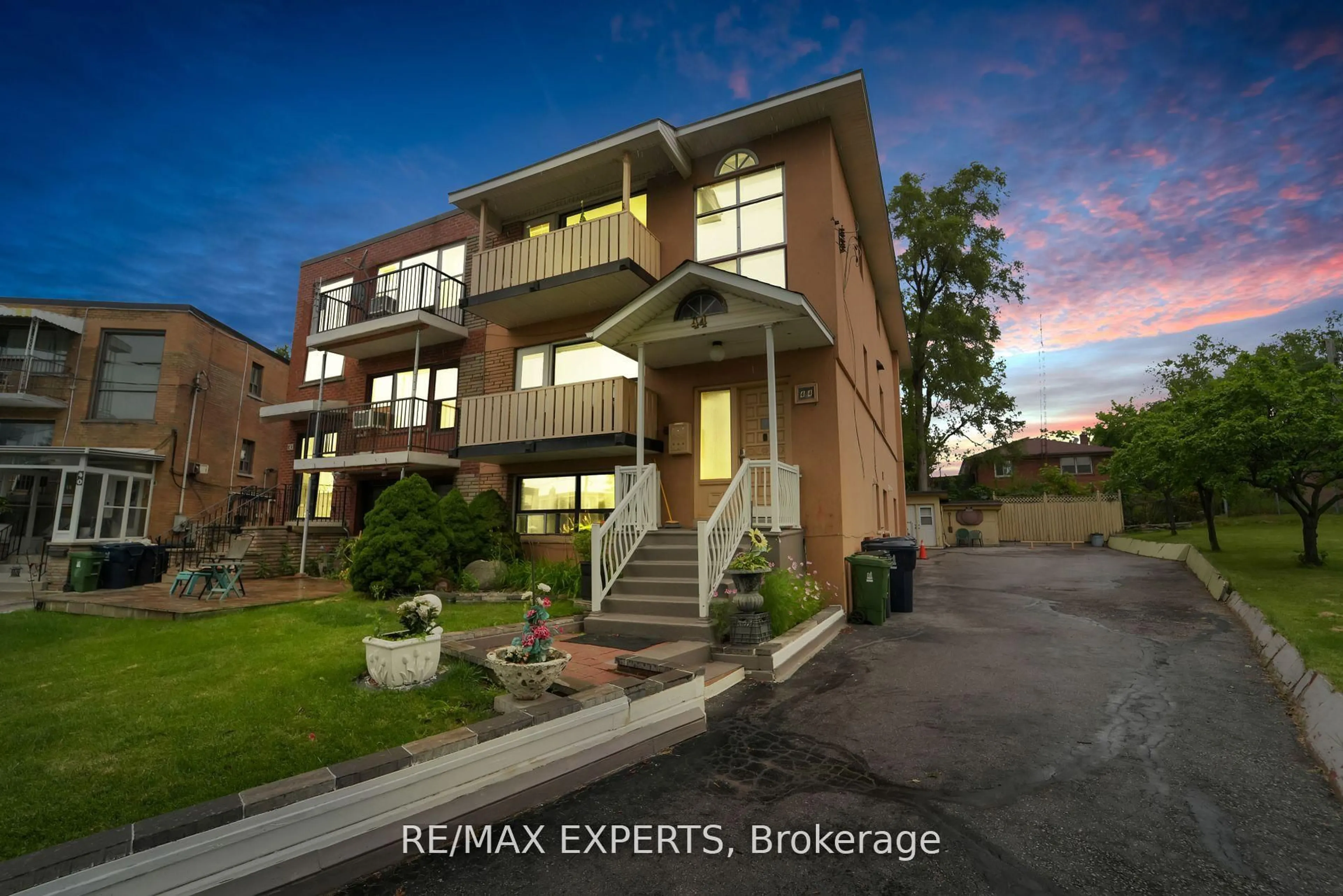 Home with brick exterior material, street for 44 Elway Crt, Toronto Ontario M6B 2N8