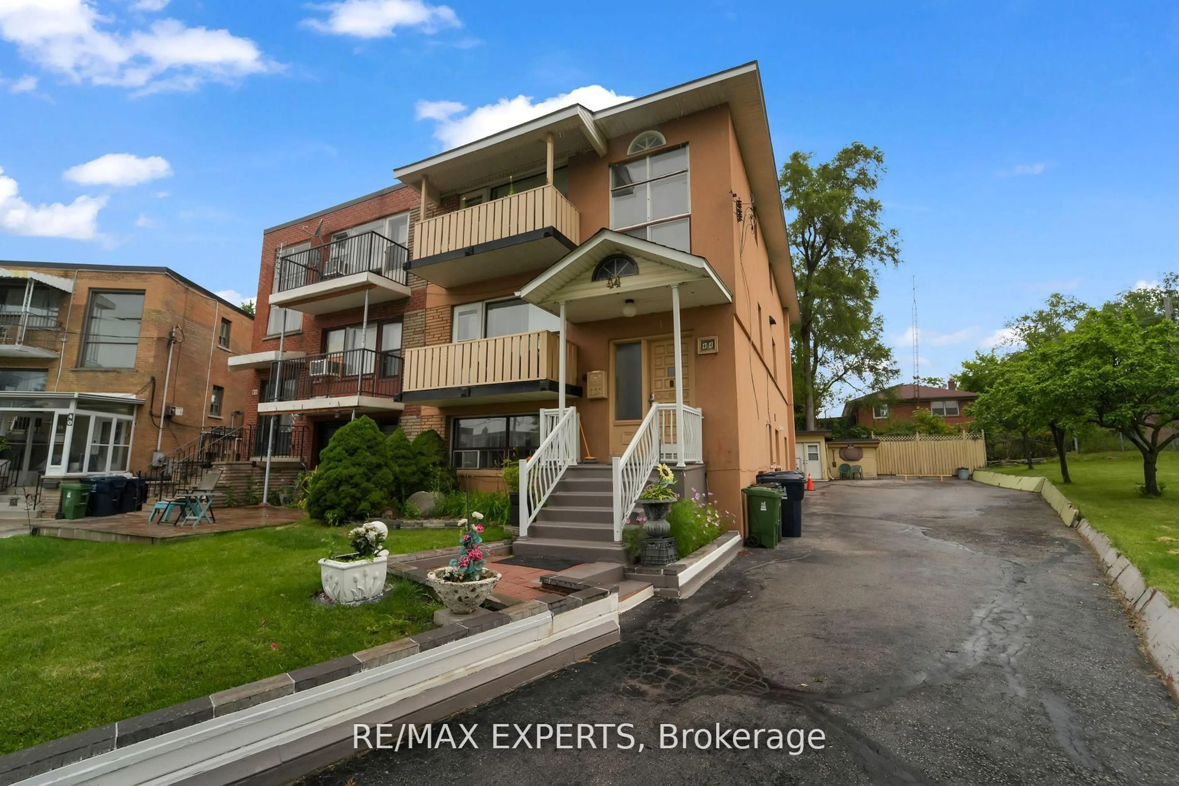 Unknown for 44 Elway Crt, Toronto Ontario M6B 2N8