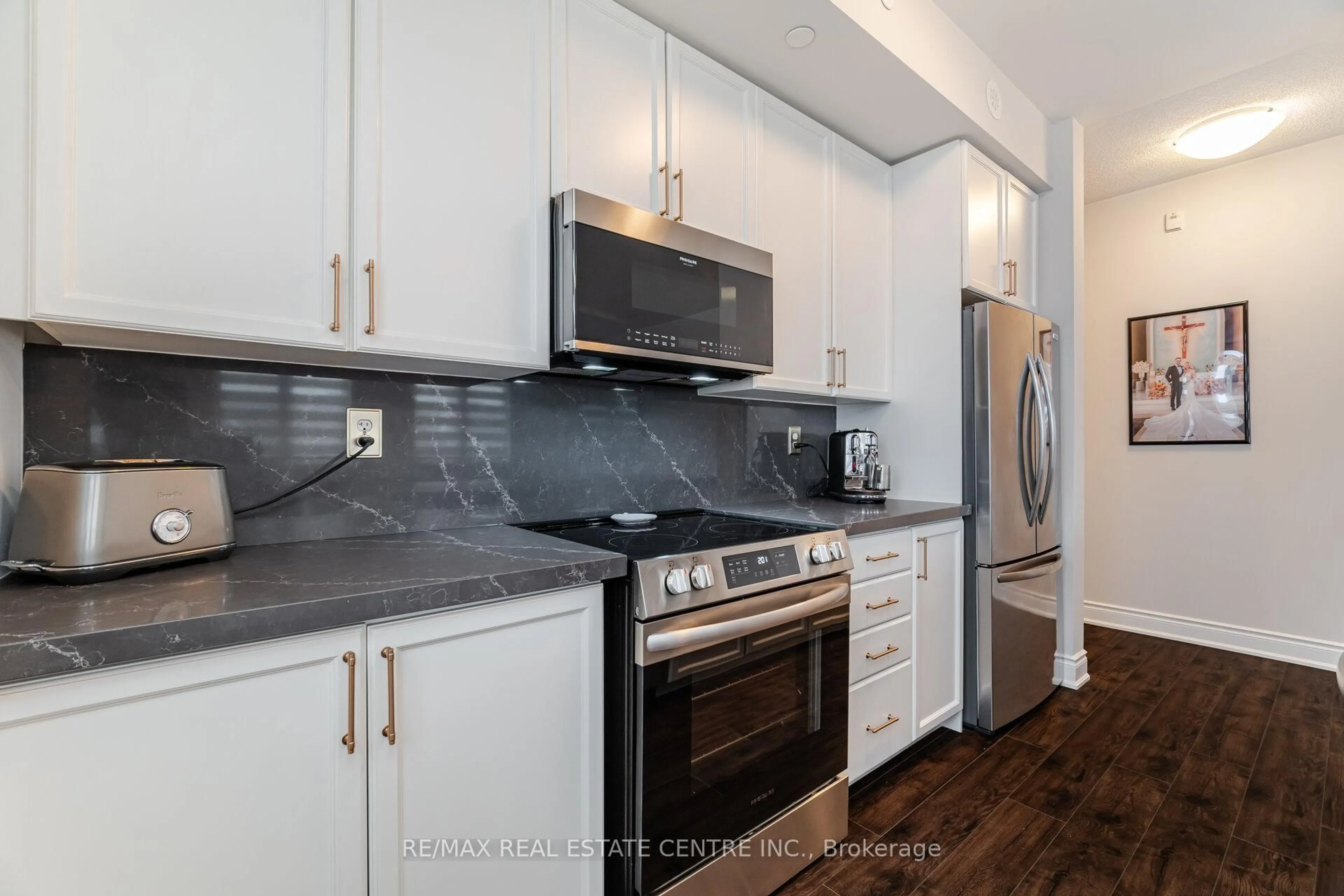 Unknown for 5705 Long Valley Rd #305, Mississauga Ontario L5M 0M3