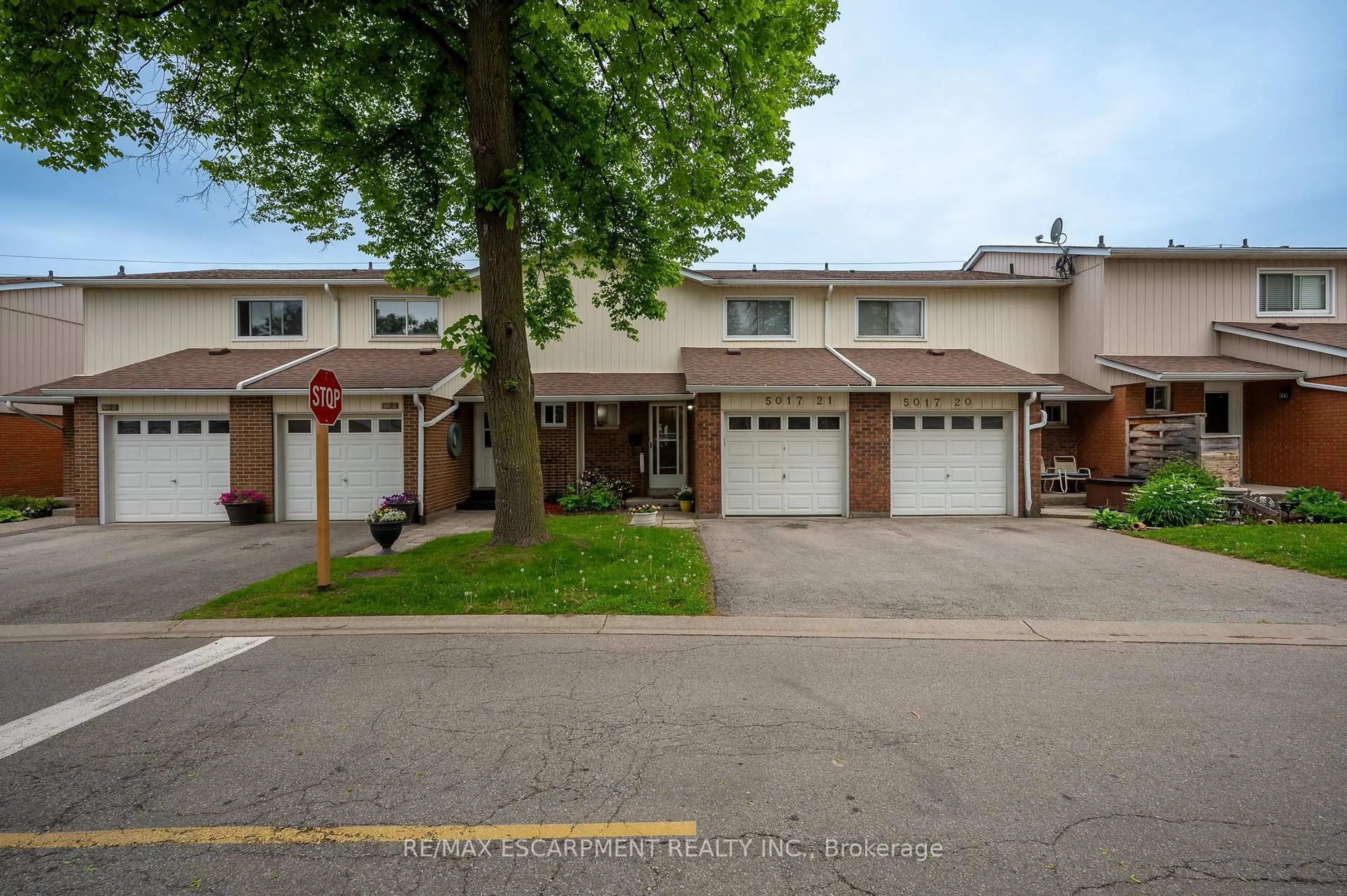 Unknown for 5017 Pinedale Ave #21, Burlington Ontario L7L 5J6