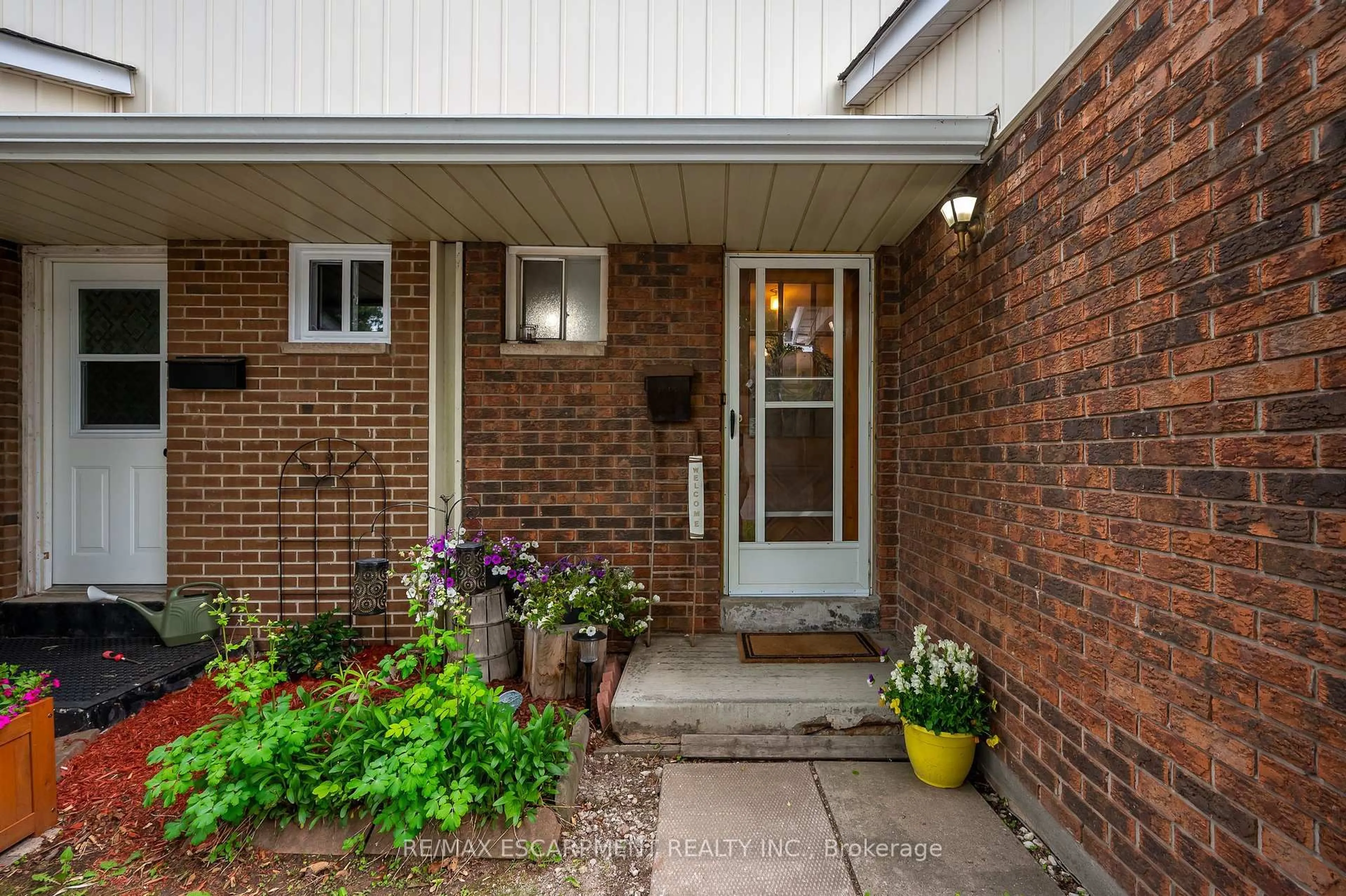 Unknown for 5017 Pinedale Ave #21, Burlington Ontario L7L 5J6