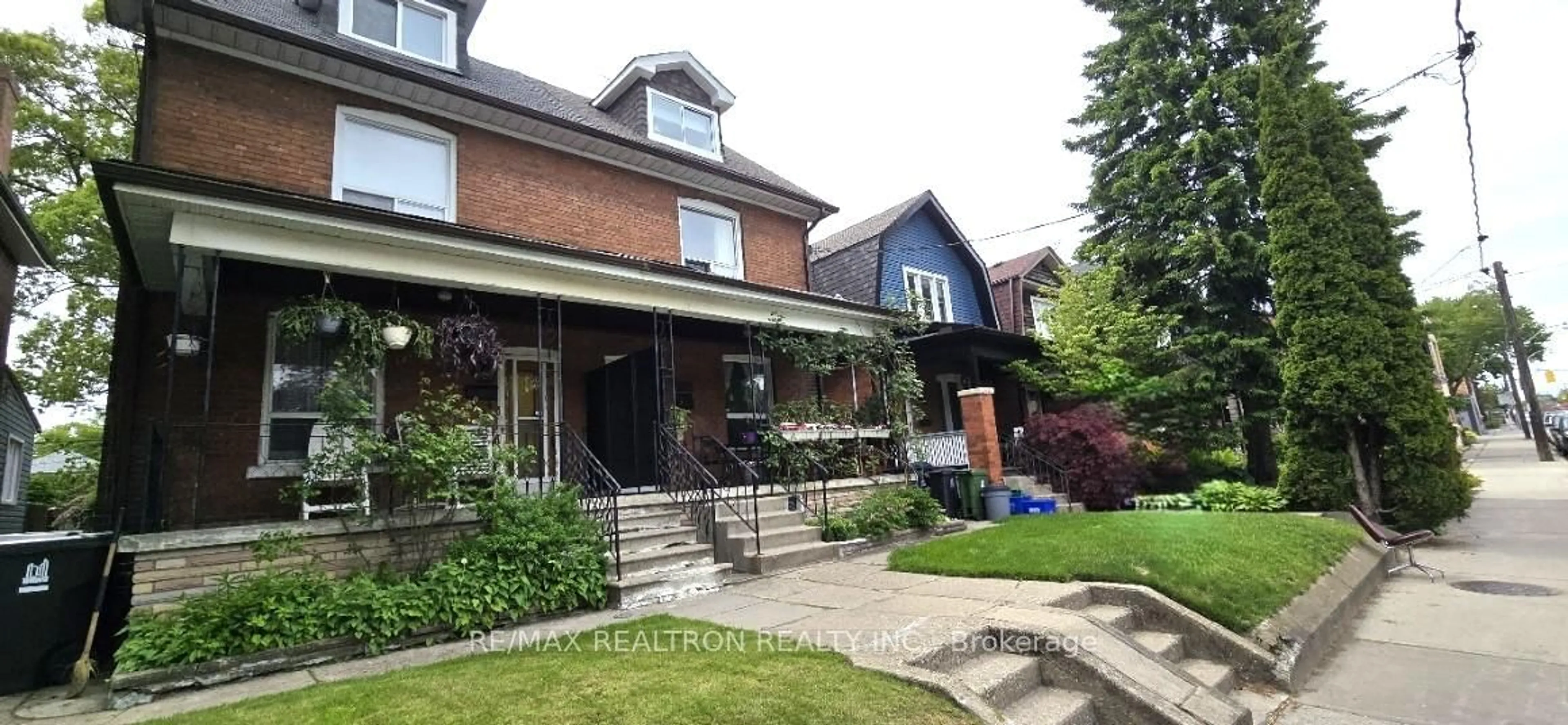 Home with brick exterior material, street for 582 Runnymede Rd, Toronto Ontario M6S 2Z7