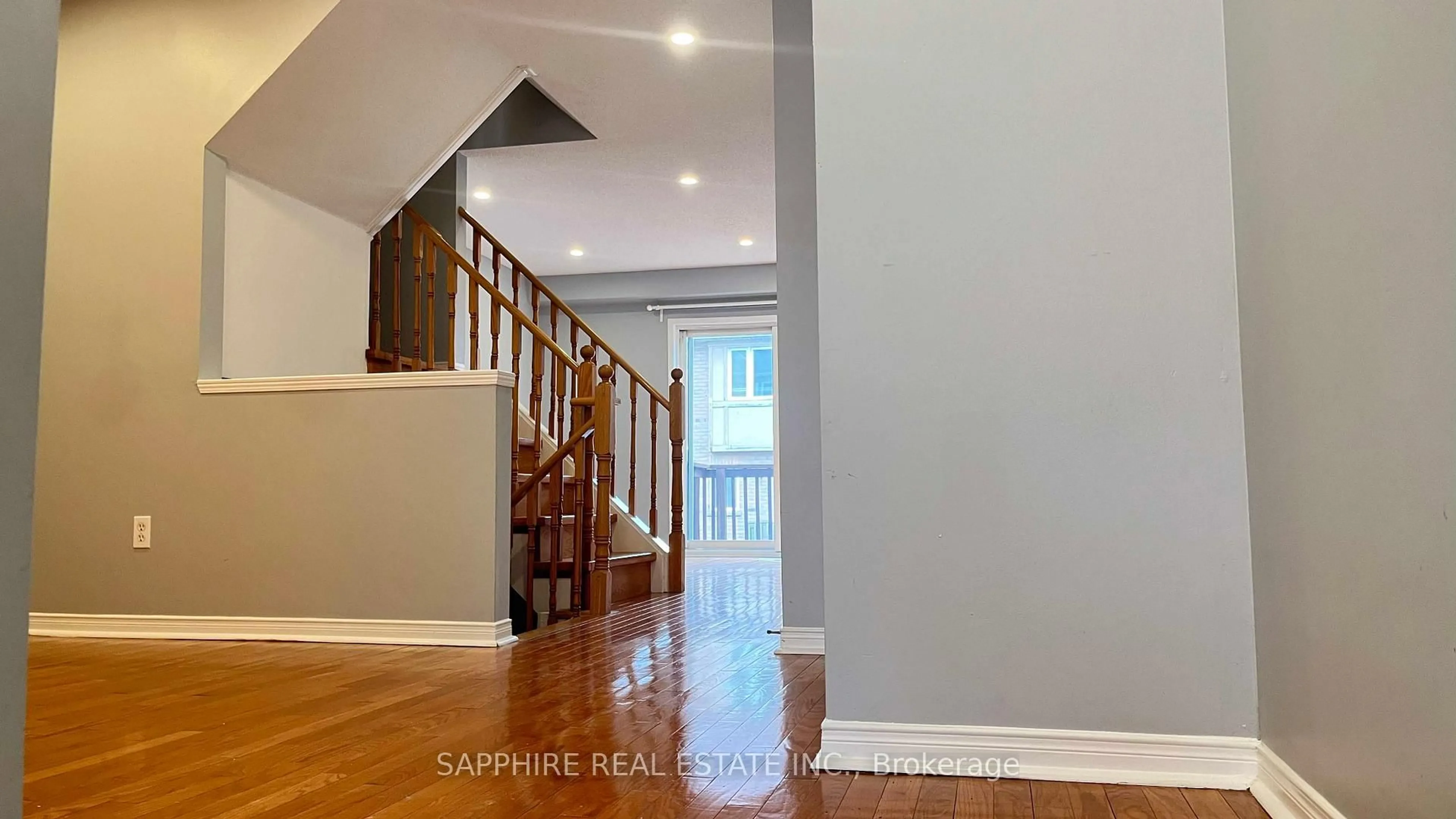 Unknown for 3255 Redpath Circ, Mississauga Ontario L5N 8R3