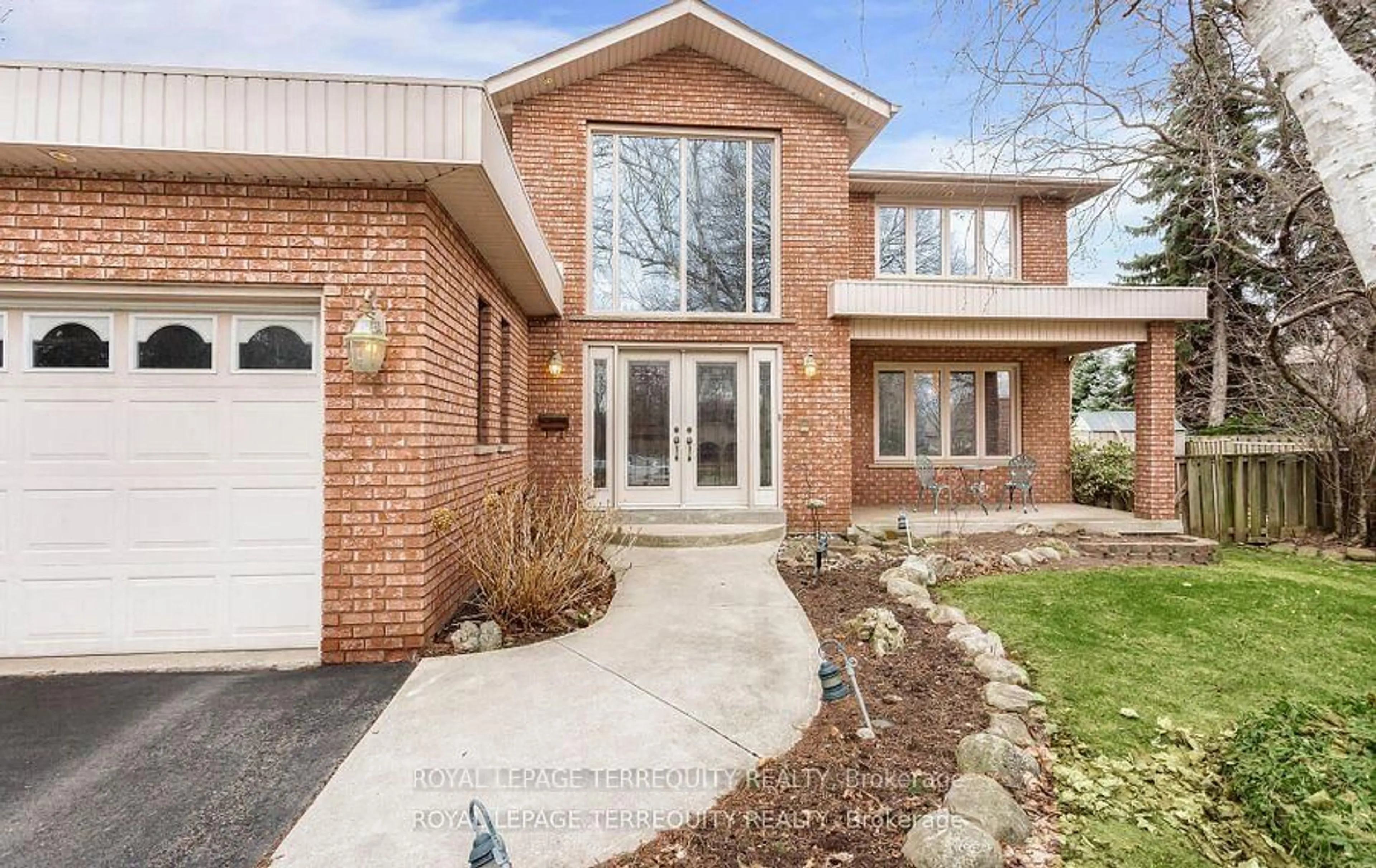 Home with brick exterior material, street for 1714 Globe Crt, Mississauga Ontario L5L 3G5
