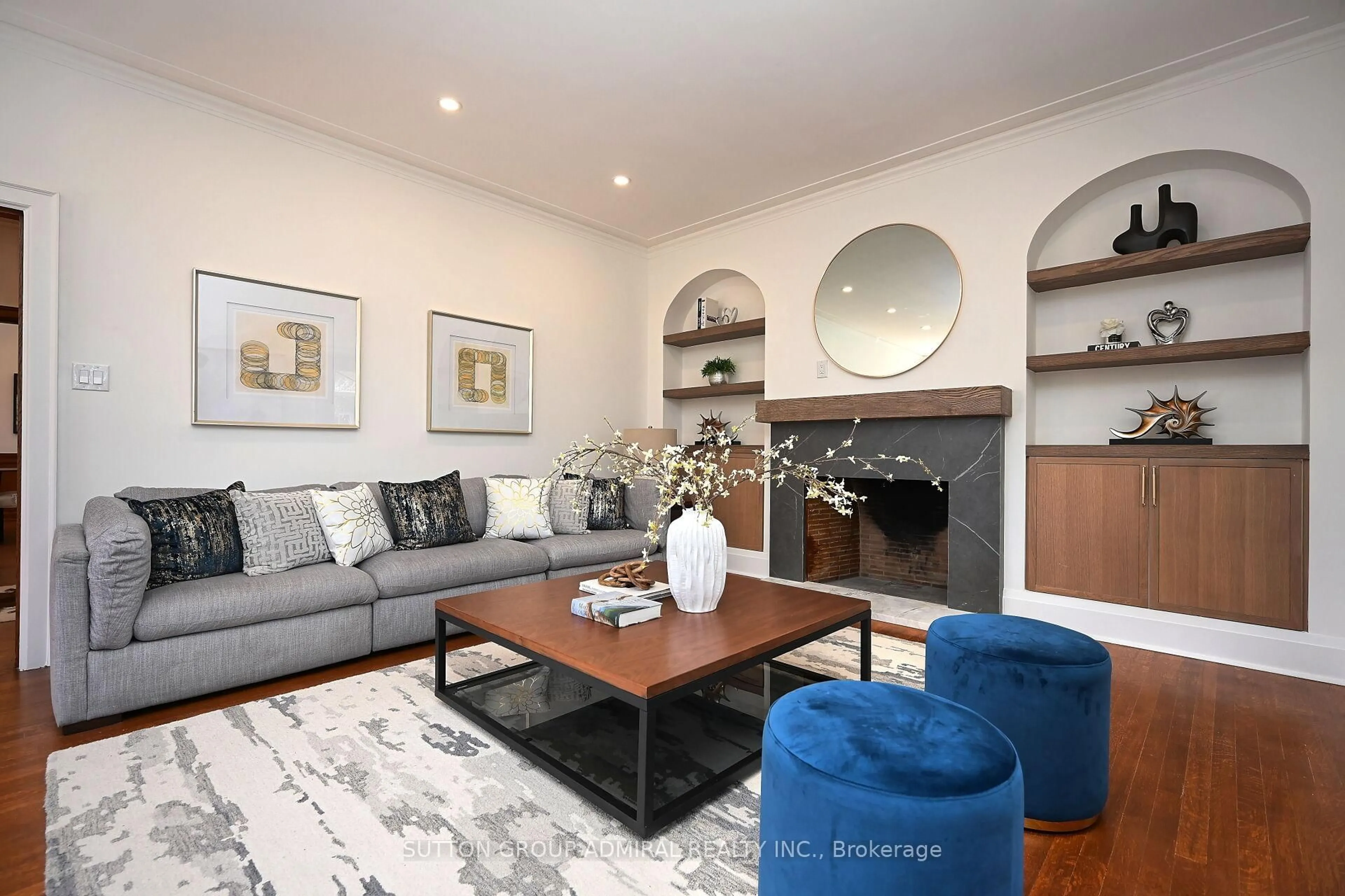 Living room with furniture, unknown for 987 Royal York Rd, Toronto Ontario M8X 2E8