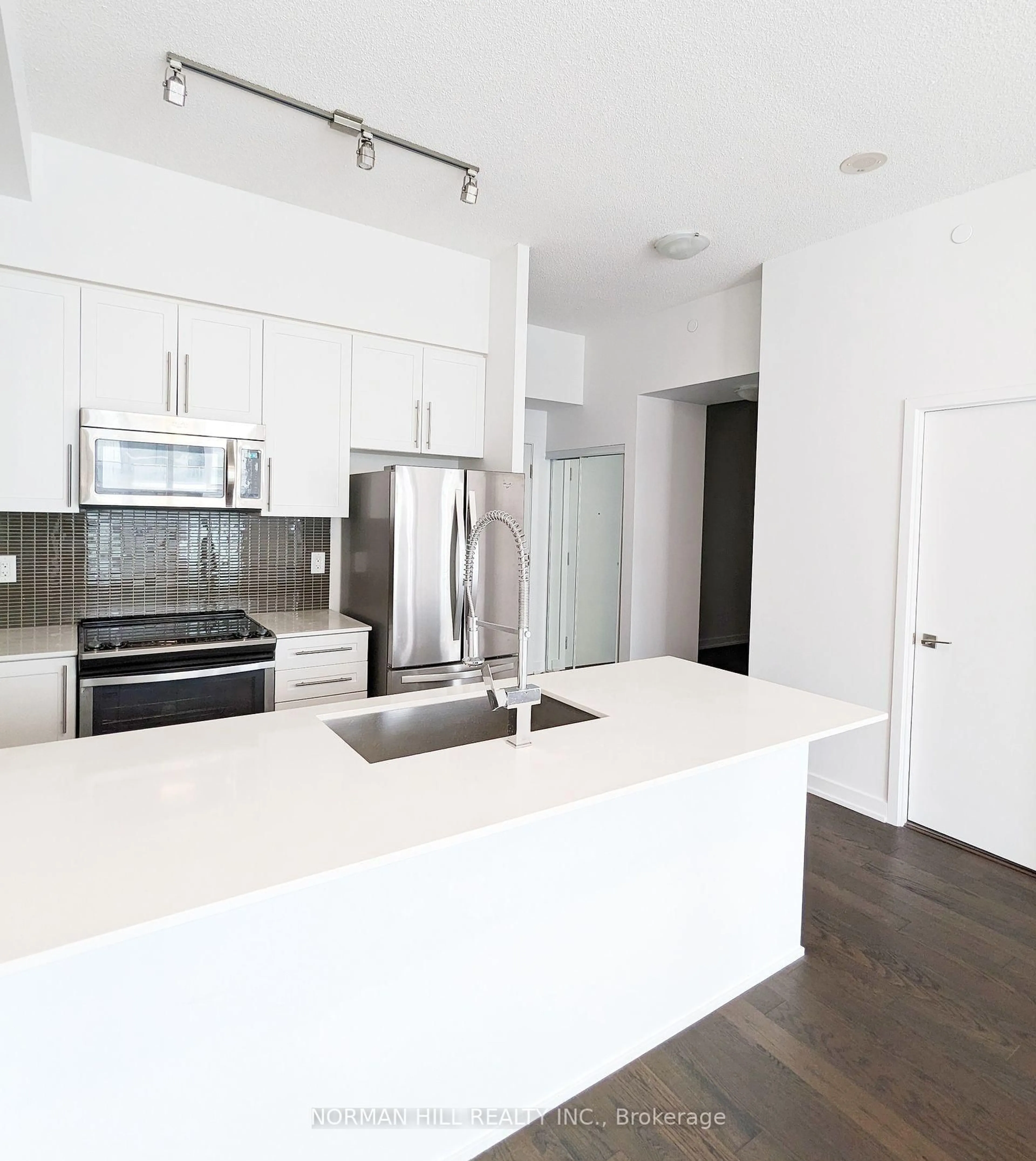 Open concept kitchen, unknown for 510 Curran Pl #507, Mississauga Ontario L5B 0J8
