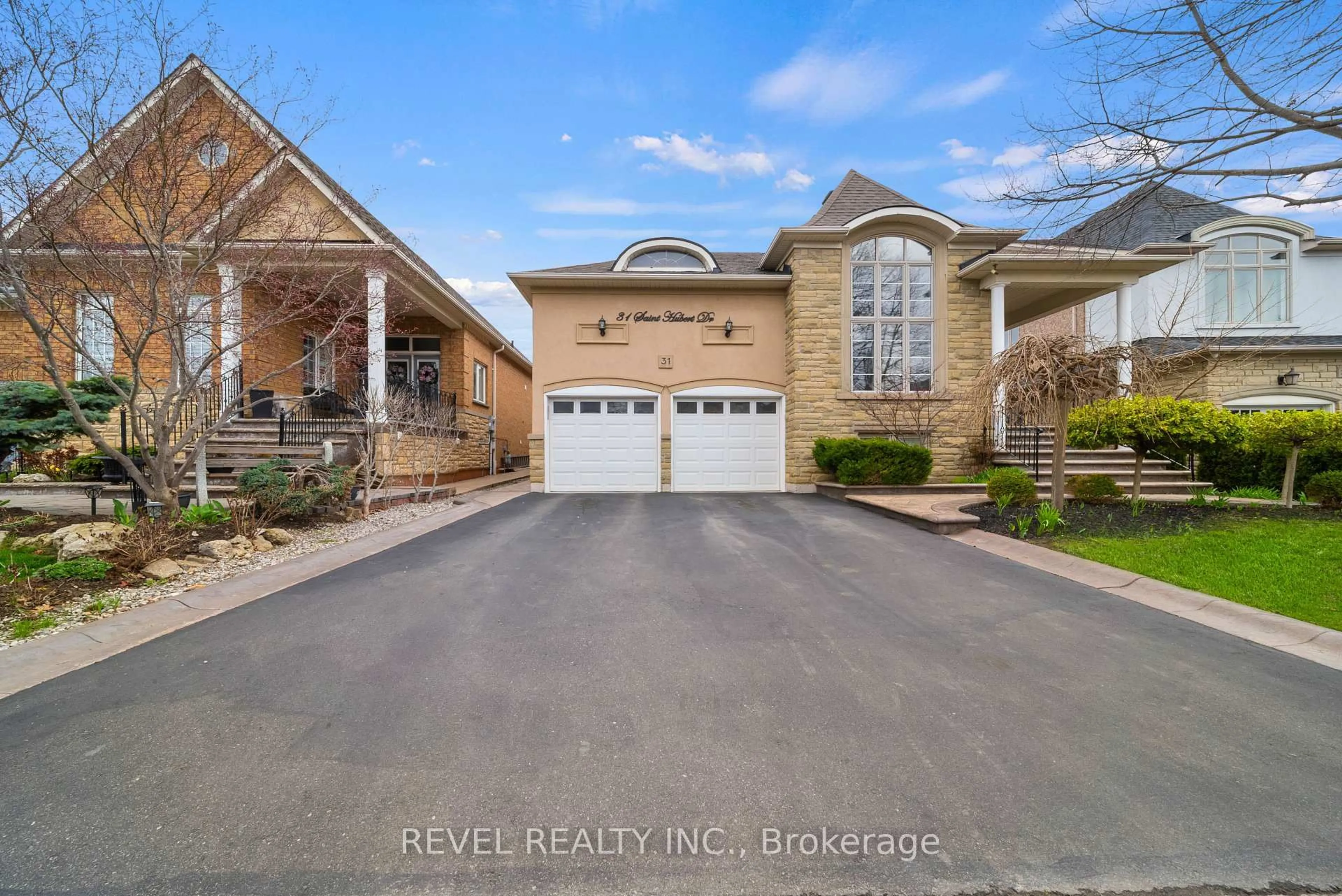 Unknown for 31 Saint Hubert Dr, Brampton Ontario L6P 1W1