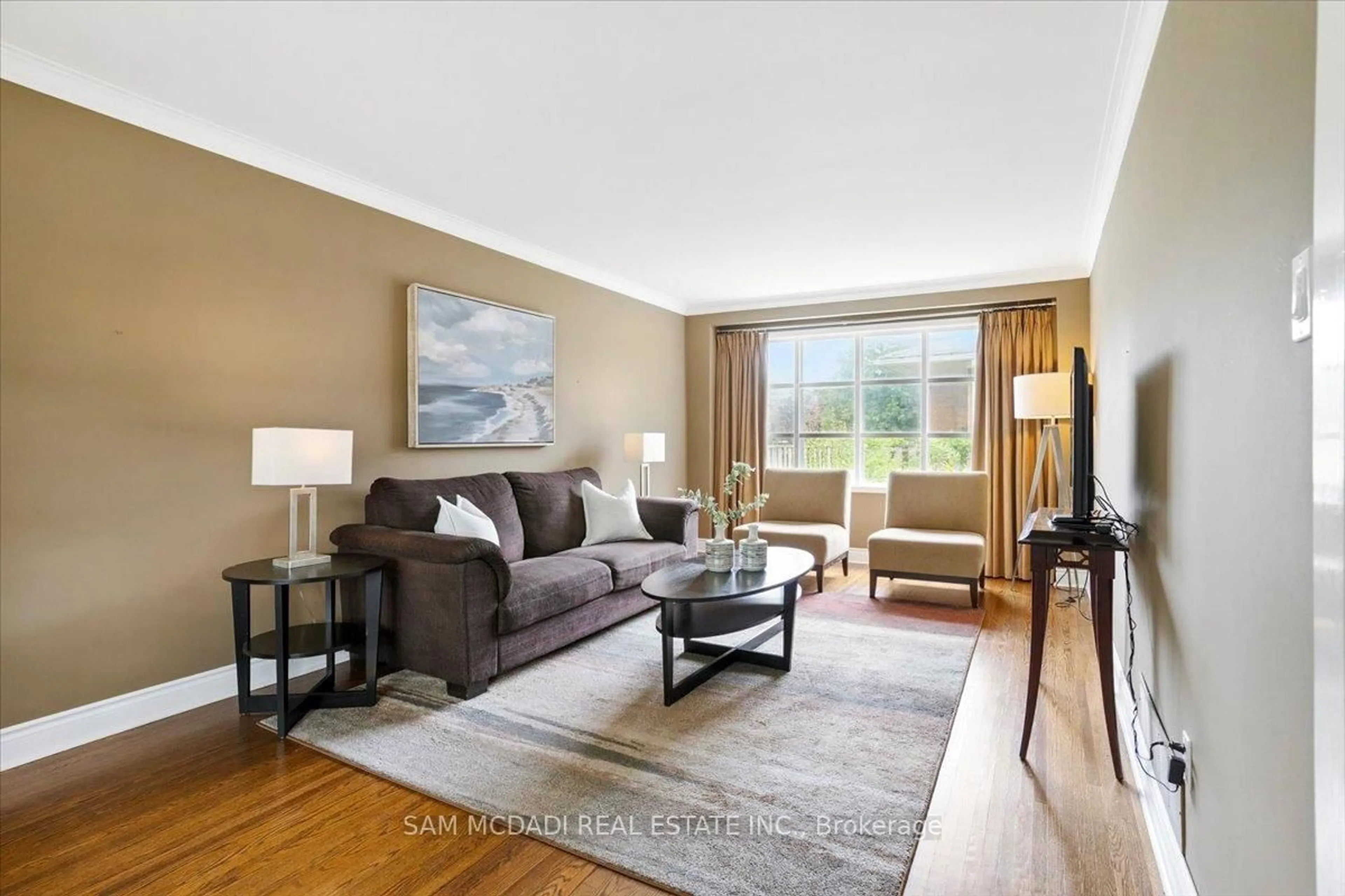 Living room with furniture, unknown for 1998 Lenarthur Dr, Mississauga Ontario L5J 2J3