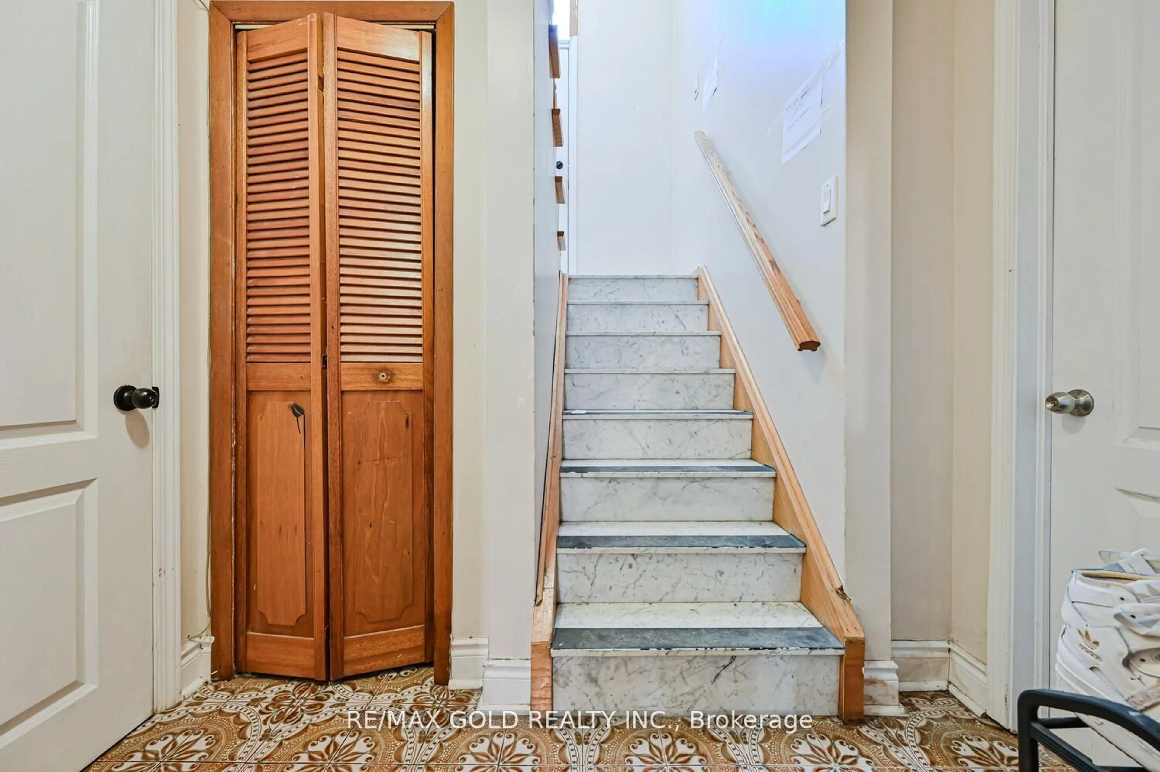 Unknown for 7558 Rockhill Rd, Mississauga Ontario L4T 2Z7