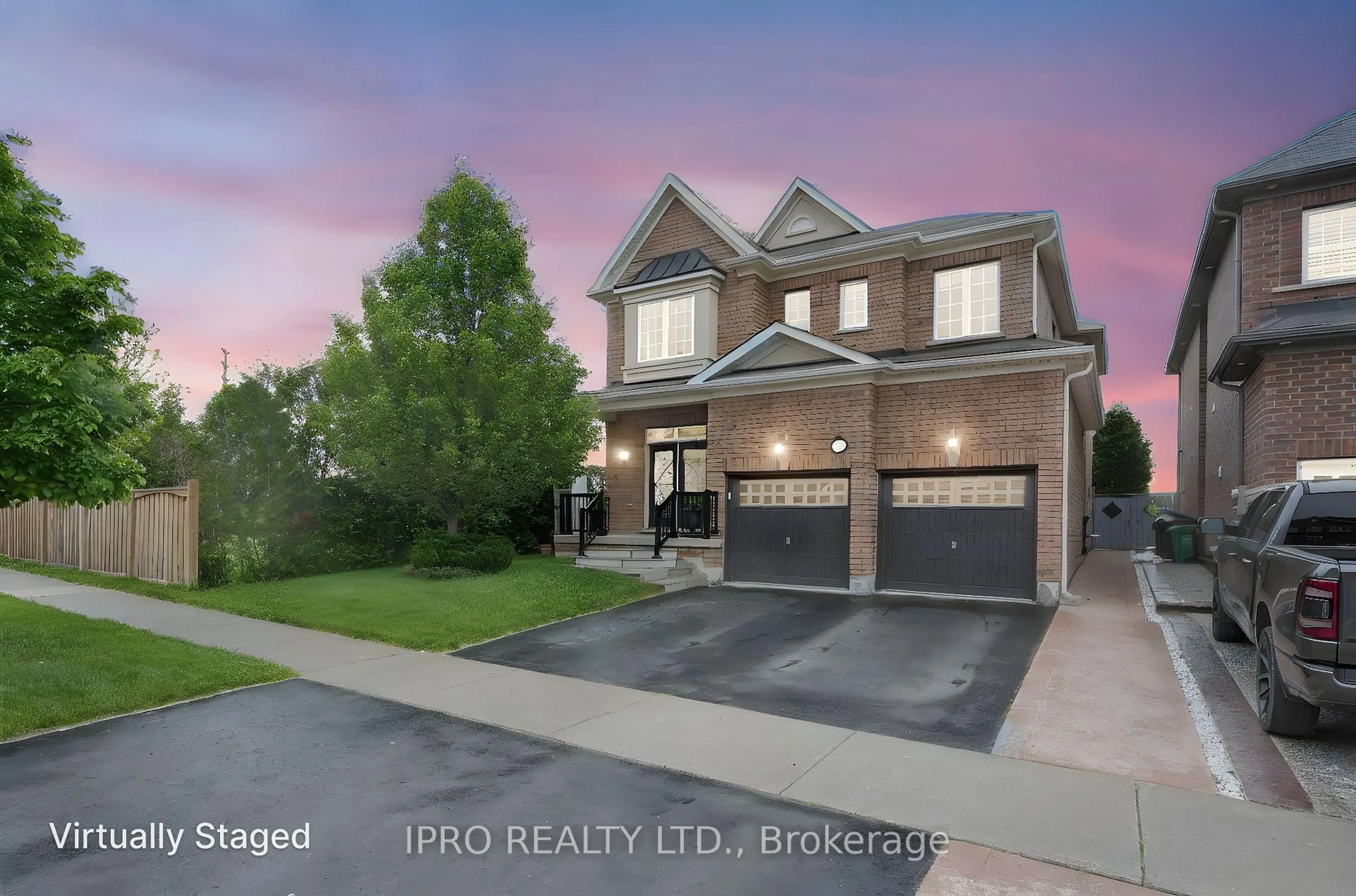 A pic from outside/outdoor area/front of a property/back of a property/a pic from drone, street for 89 Daviselm Dr, Brampton Ontario L6X 2Z1