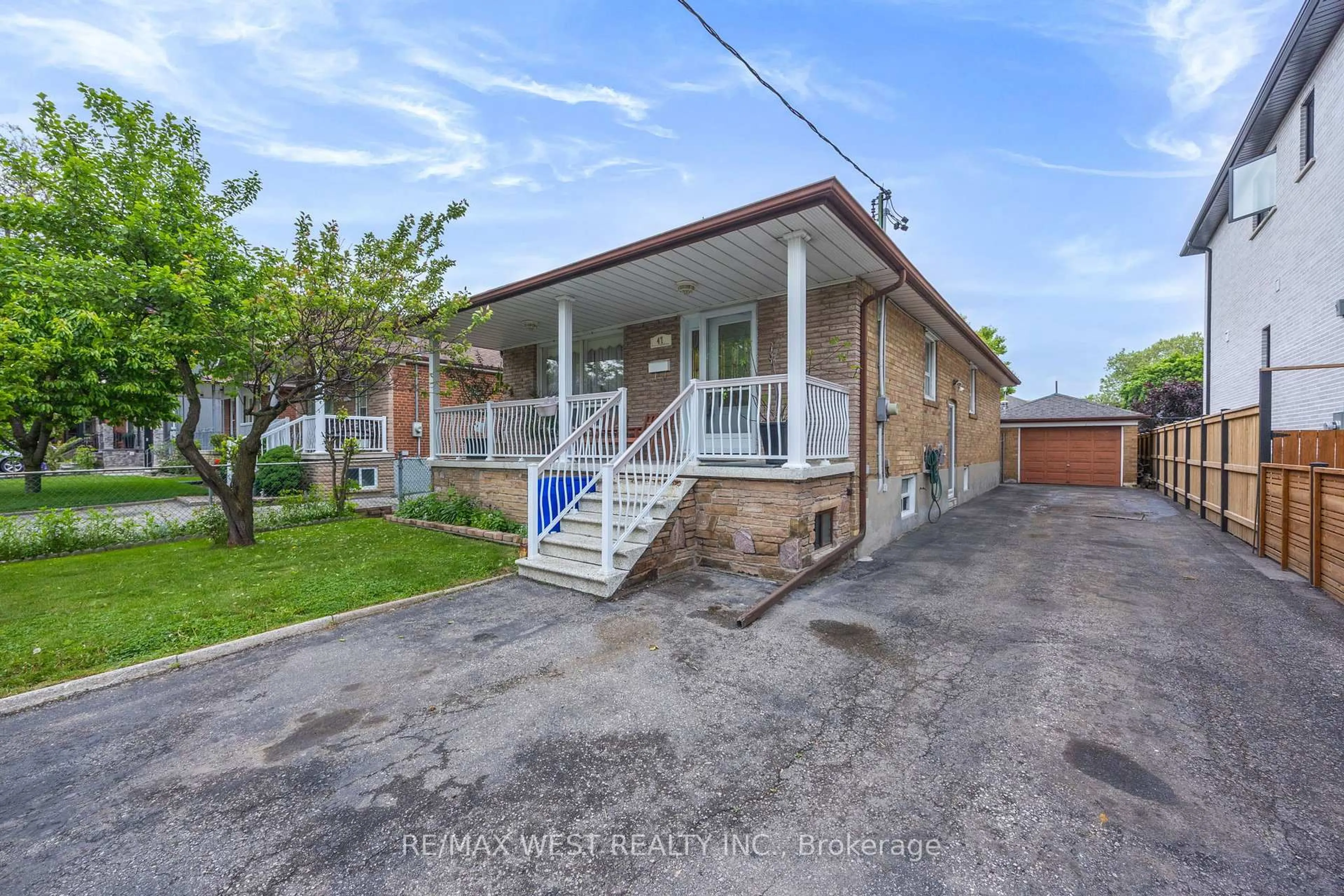 A pic from outside/outdoor area/front of a property/back of a property/a pic from drone, street for 47 Brawley Ave, Toronto Ontario M8Z 4Z5